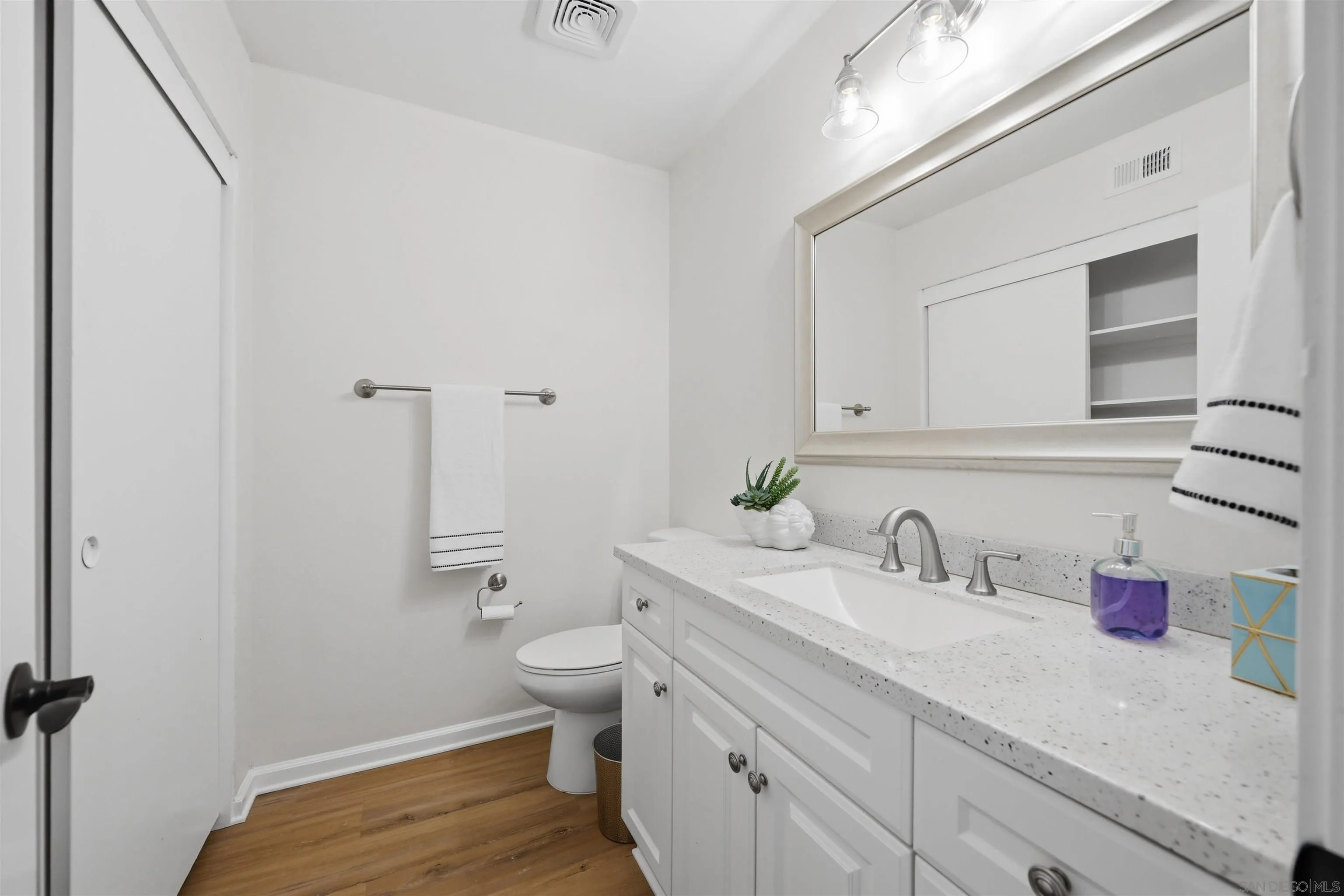 Photo #13: 260015528 Listing: Photo #13