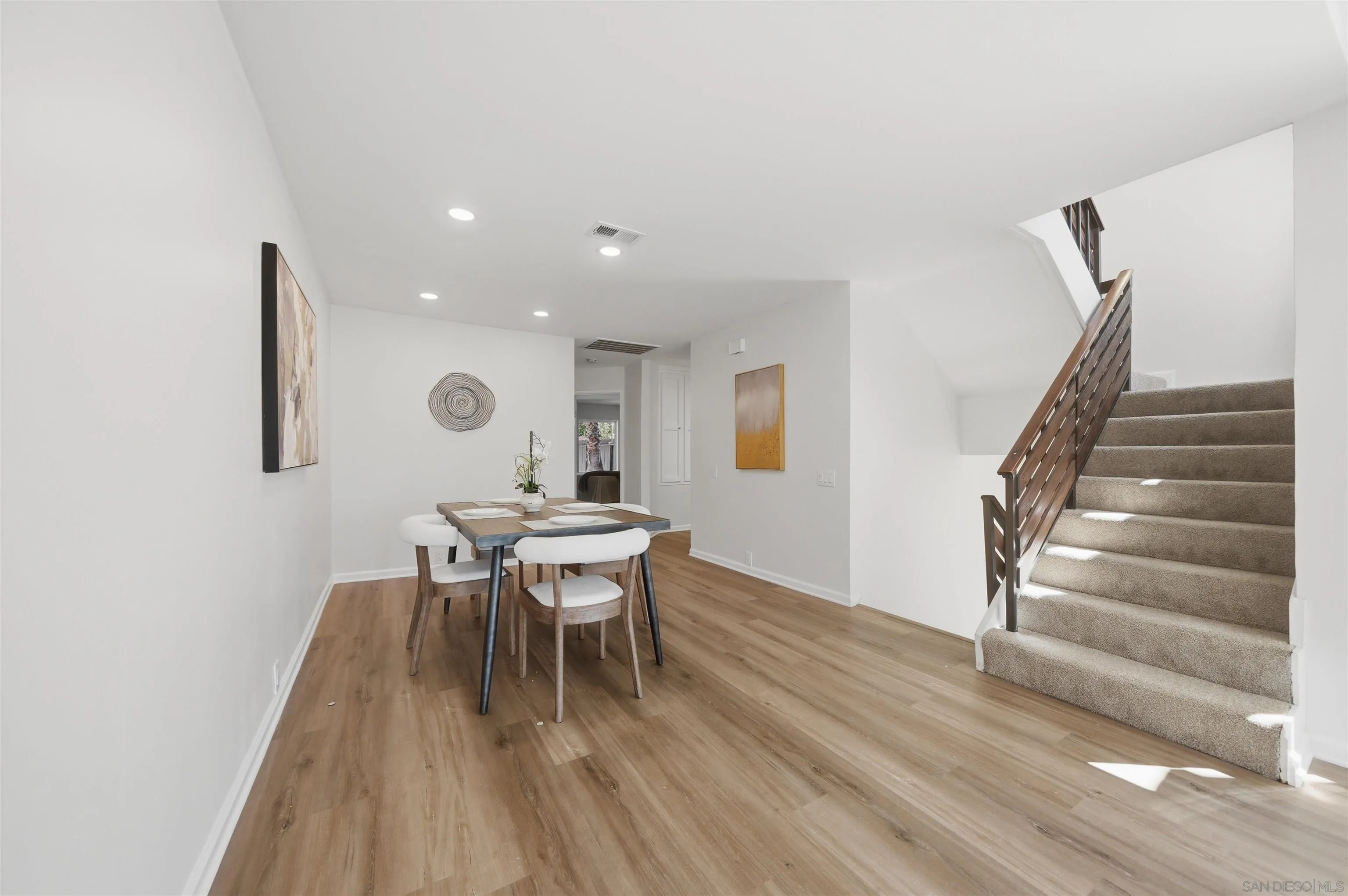 Photo #8: 260015528 Listing: Photo #8