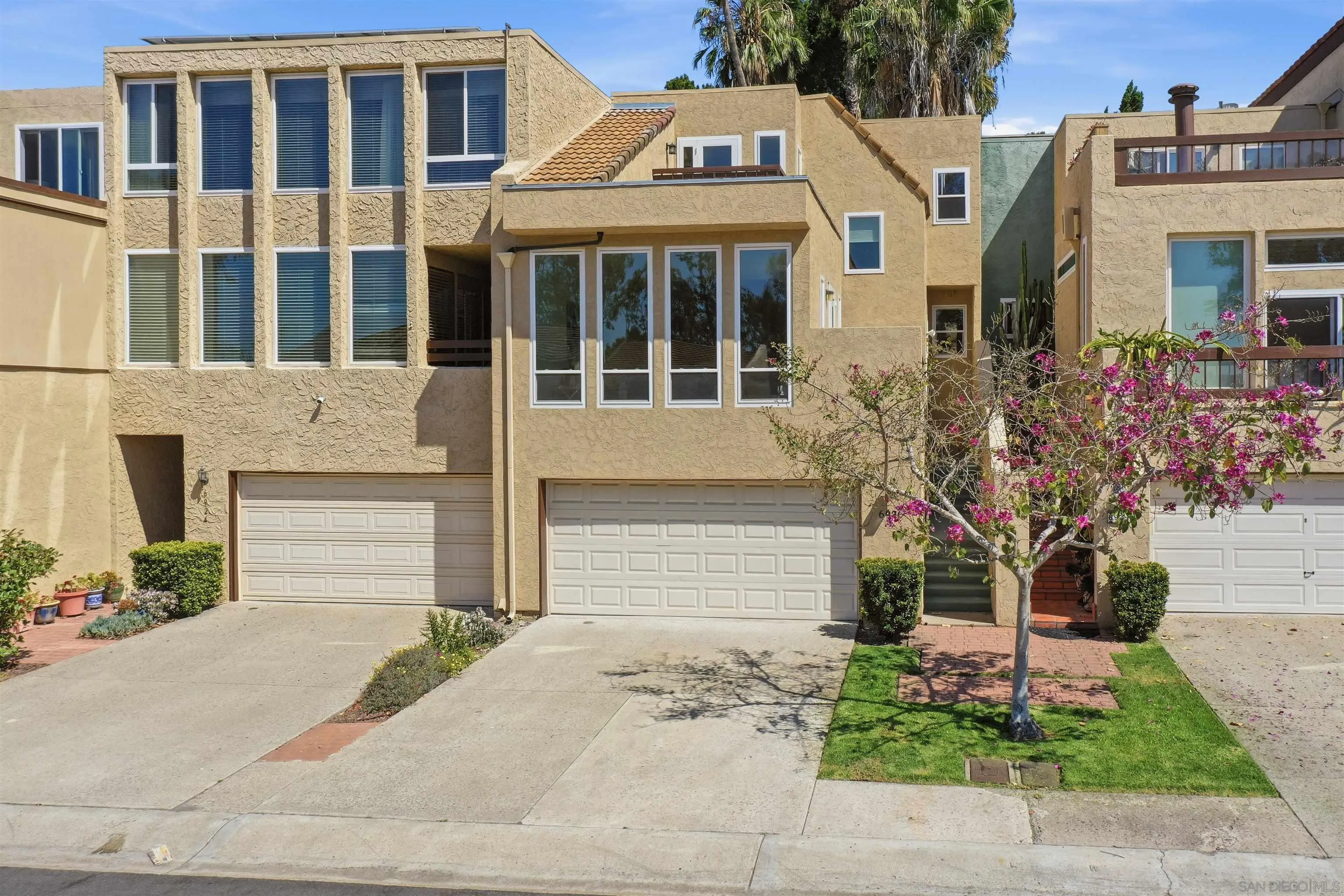 Photo #1: 260015528 Listing: Photo #1