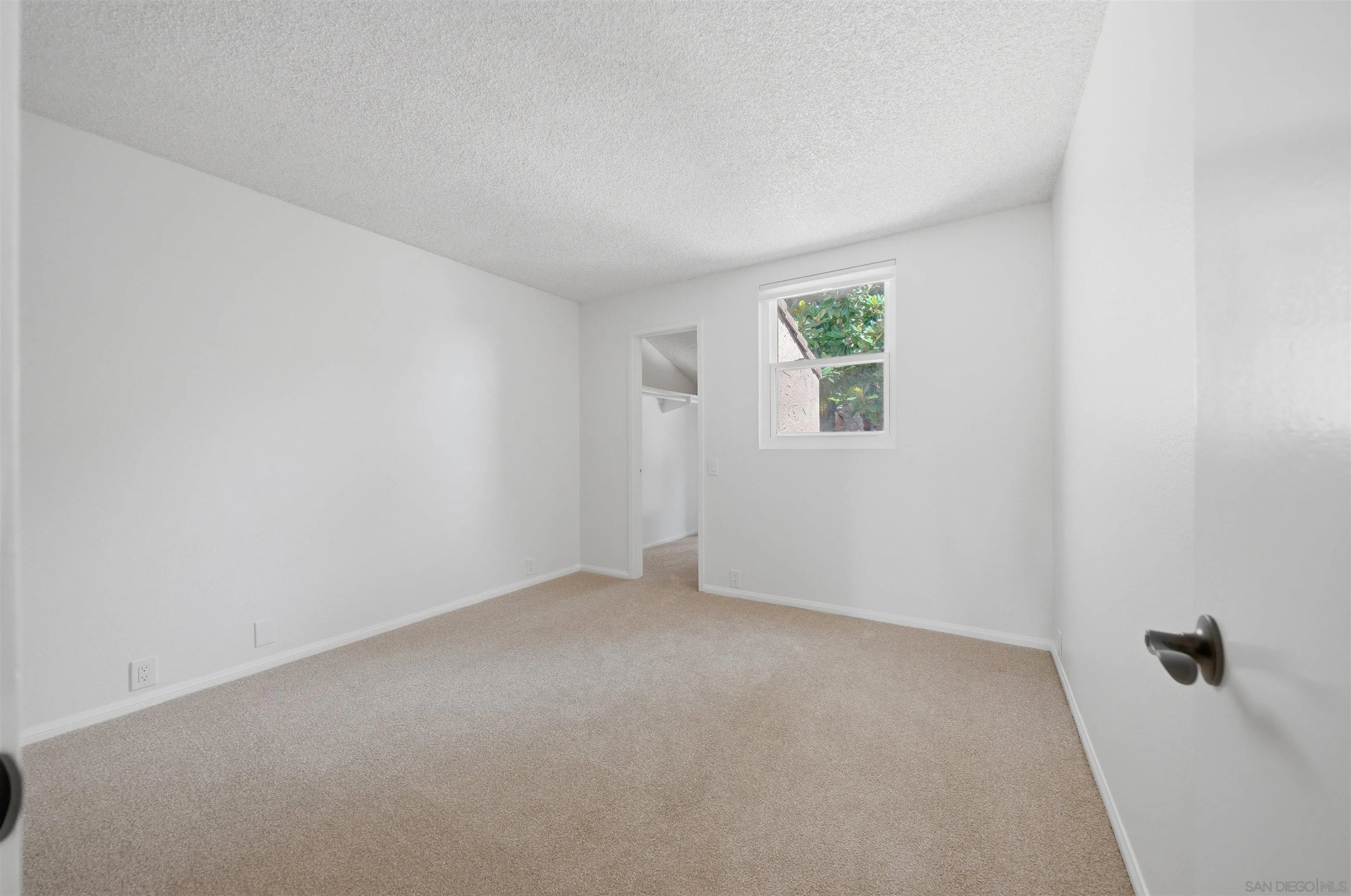 Photo #22: 260015528 Listing: Photo #22