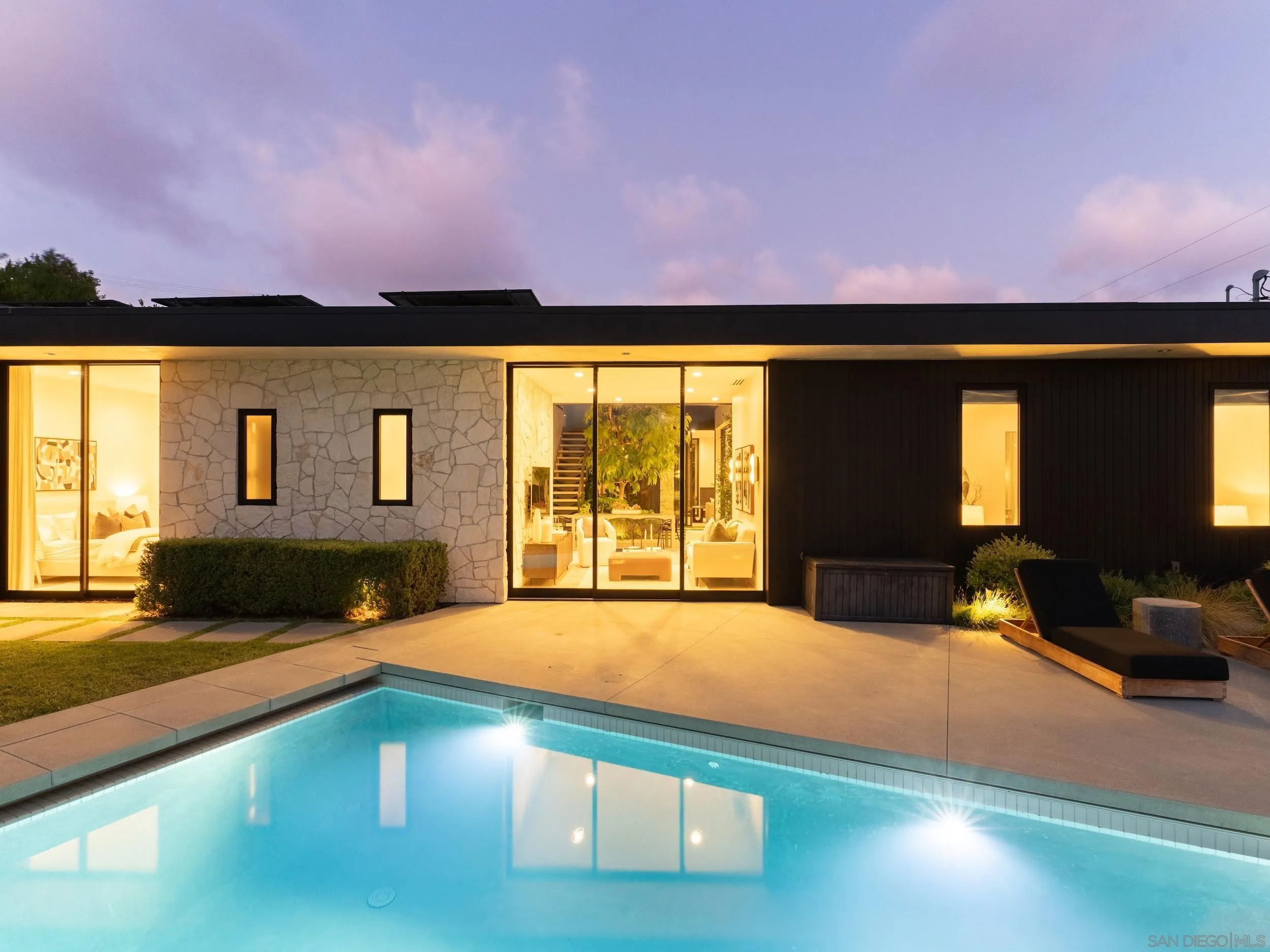 https://cdn.realtyfeed.com/cdn/127/260015530/a600c8aac7ab9739758c3377b2943e32.webp