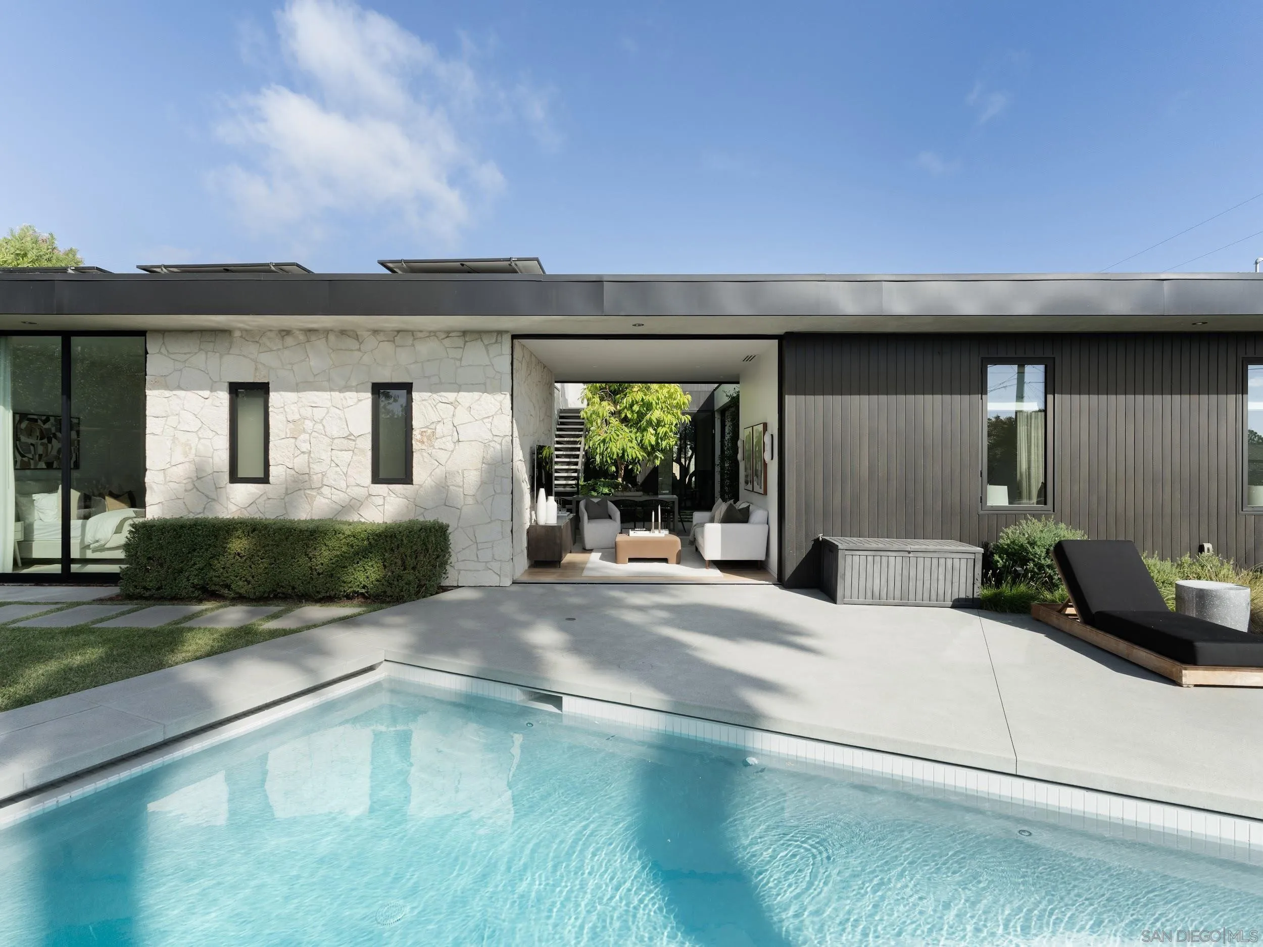 https://cdn.realtyfeed.com/cdn/127/260015530/ecfc6a33350c041c279abb724e97f92b.webp