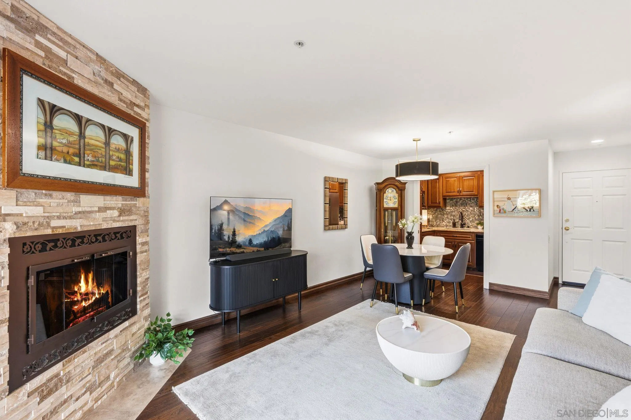 Photo #7: 260015534 Listing: Photo #7