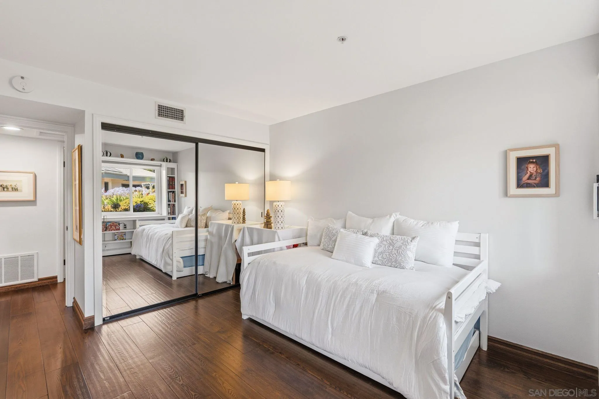 Photo #15: 260015534 Listing: Photo #15