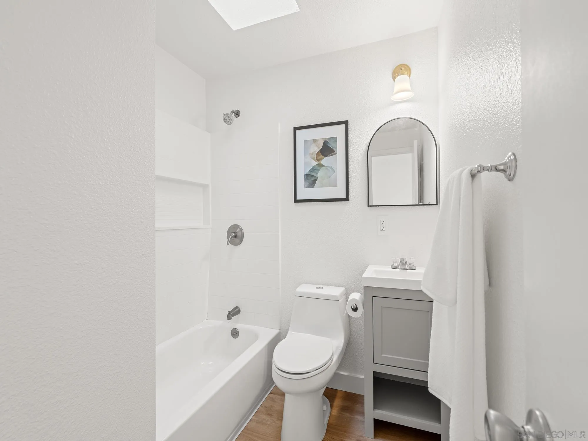 https://cdn.realtyfeed.com/cdn/127/260015536/0125ff540f98a11b31b46ecbc6602c20.webp