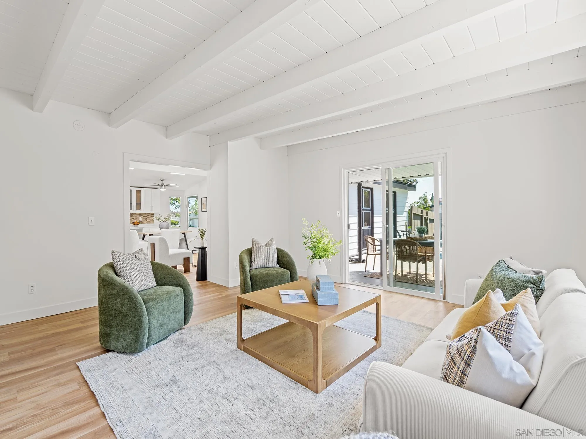 https://cdn.realtyfeed.com/cdn/127/260015536/2729733b655cd9887cb42898313fb788.webp