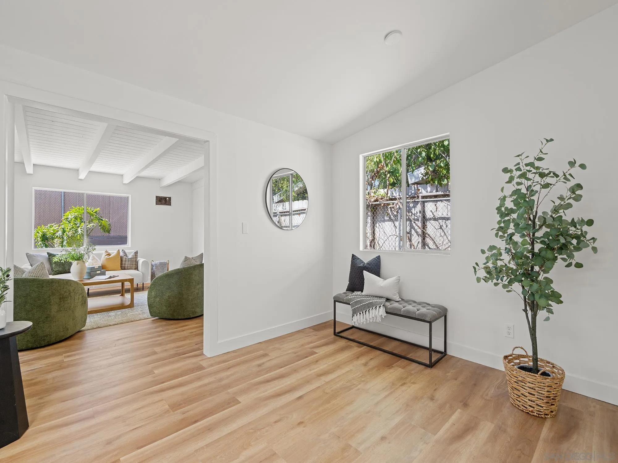https://cdn.realtyfeed.com/cdn/127/260015536/2e61635d8d110fd5f561a273778d6b5f.webp