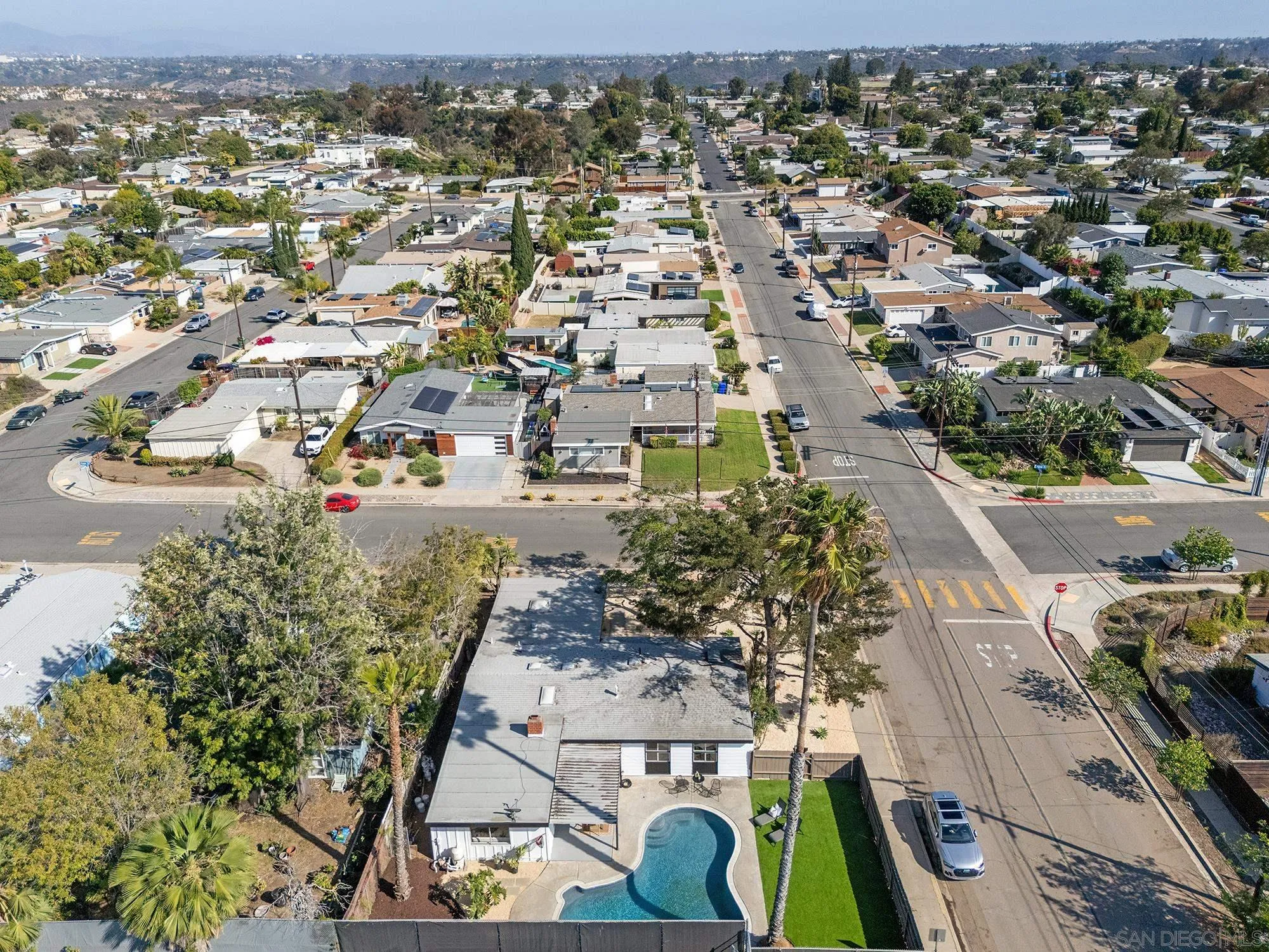 https://cdn.realtyfeed.com/cdn/127/260015536/817f3594debd89d98ac214b0114bf39a.webp