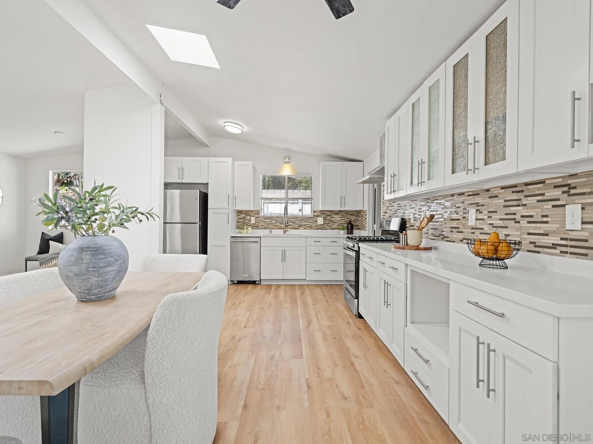 https://cdn.realtyfeed.com/cdn/127/260015536/e5ad8fa56095d55ebe378f3a444b9cf7.webp