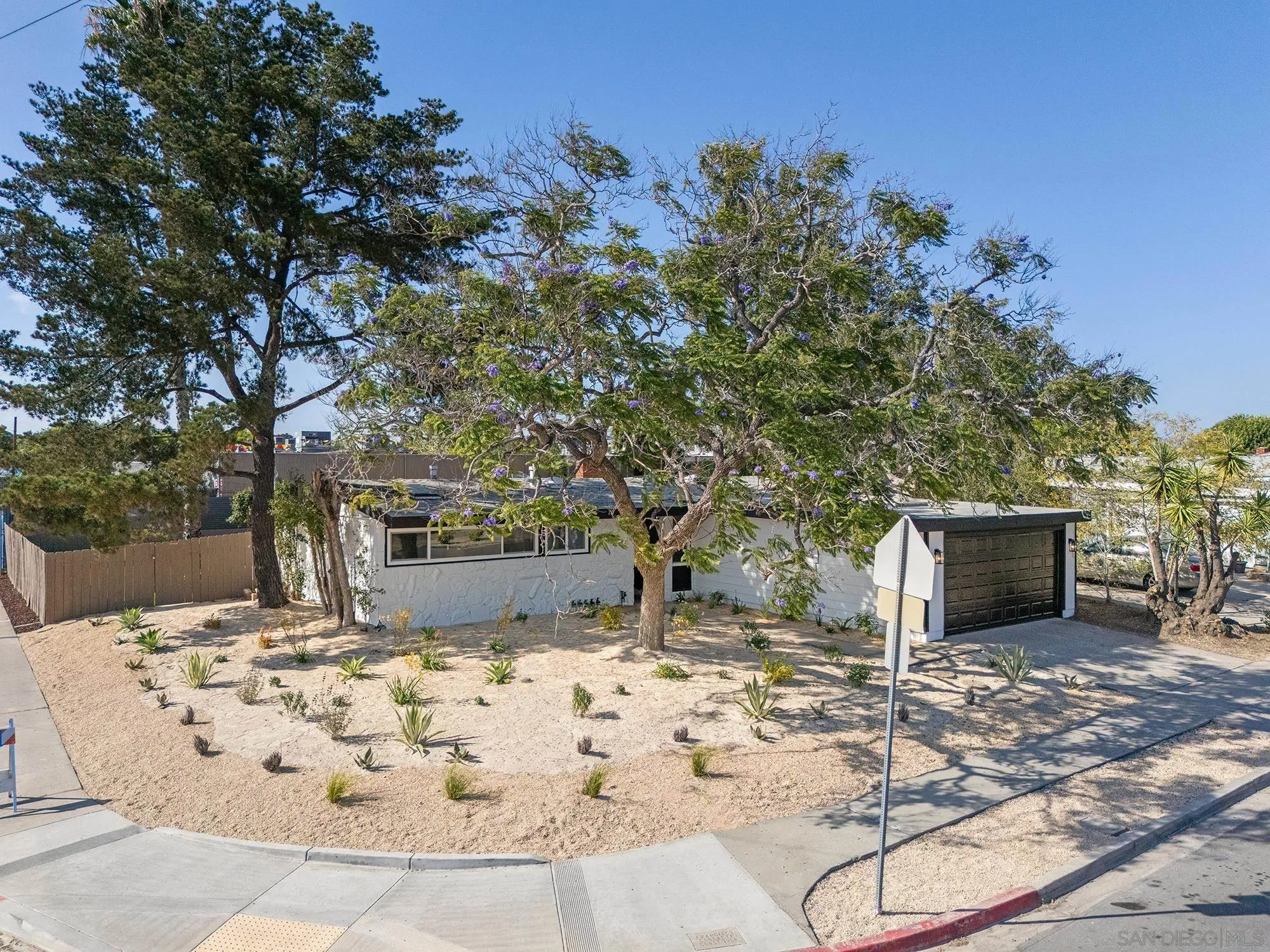 https://cdn.realtyfeed.com/cdn/127/260015536/fd245efcd045629ba4951d30c4ae1ad9.webp