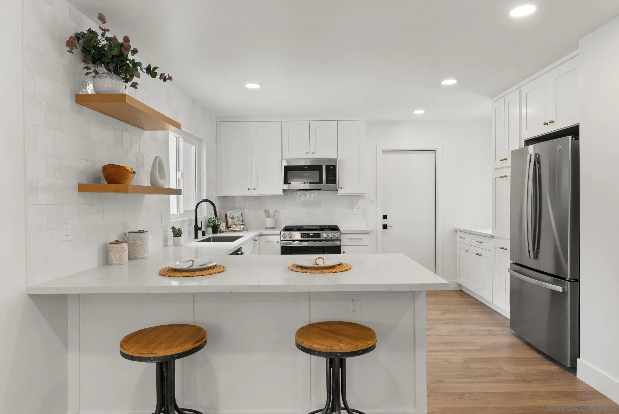 https://cdn.realtyfeed.com/cdn/127/260015537/040bd43e8c0cd6afa3d5a173442df032.webp
