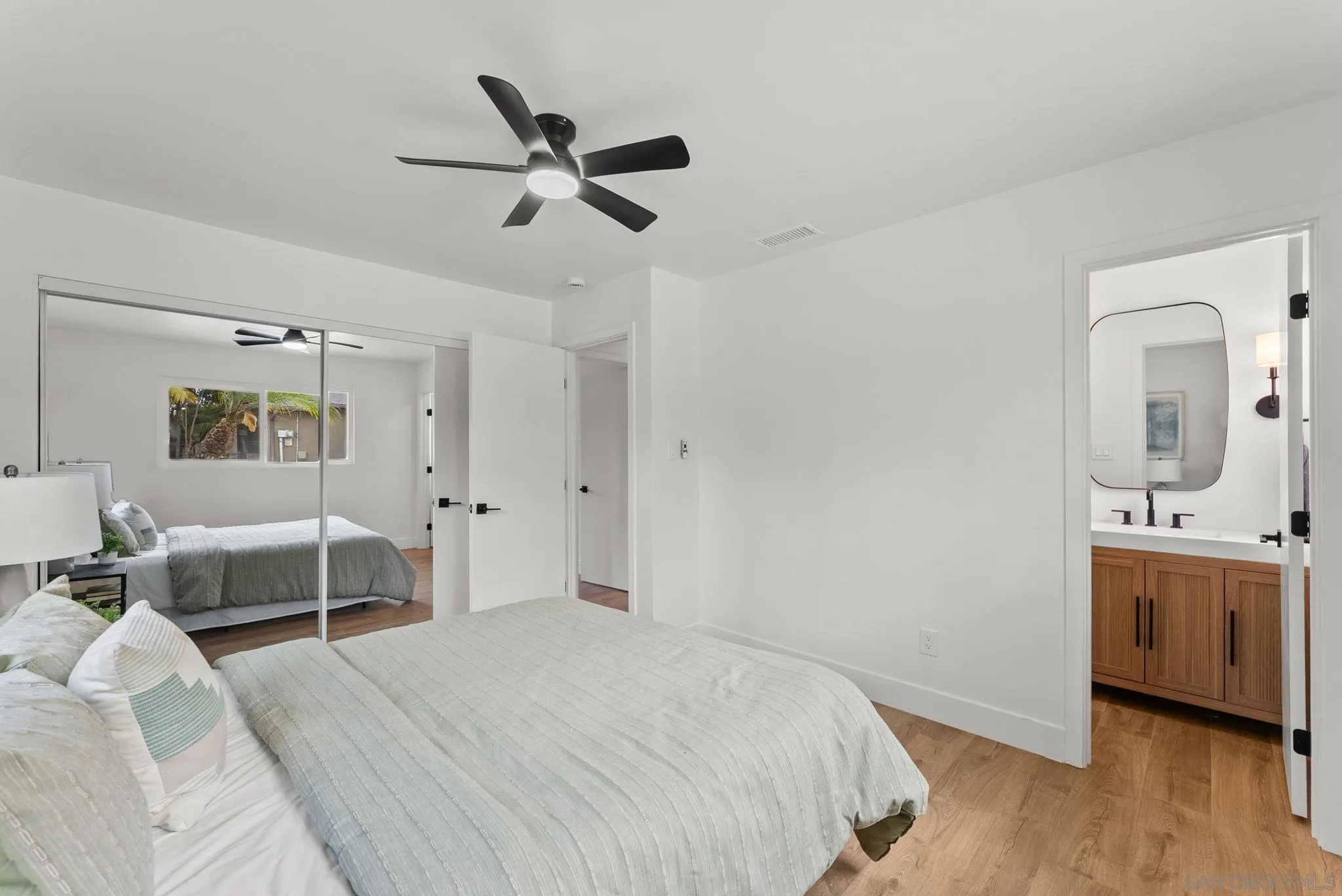 https://cdn.realtyfeed.com/cdn/127/260015537/394b8fadab6f29c9e87beb945edac863.webp