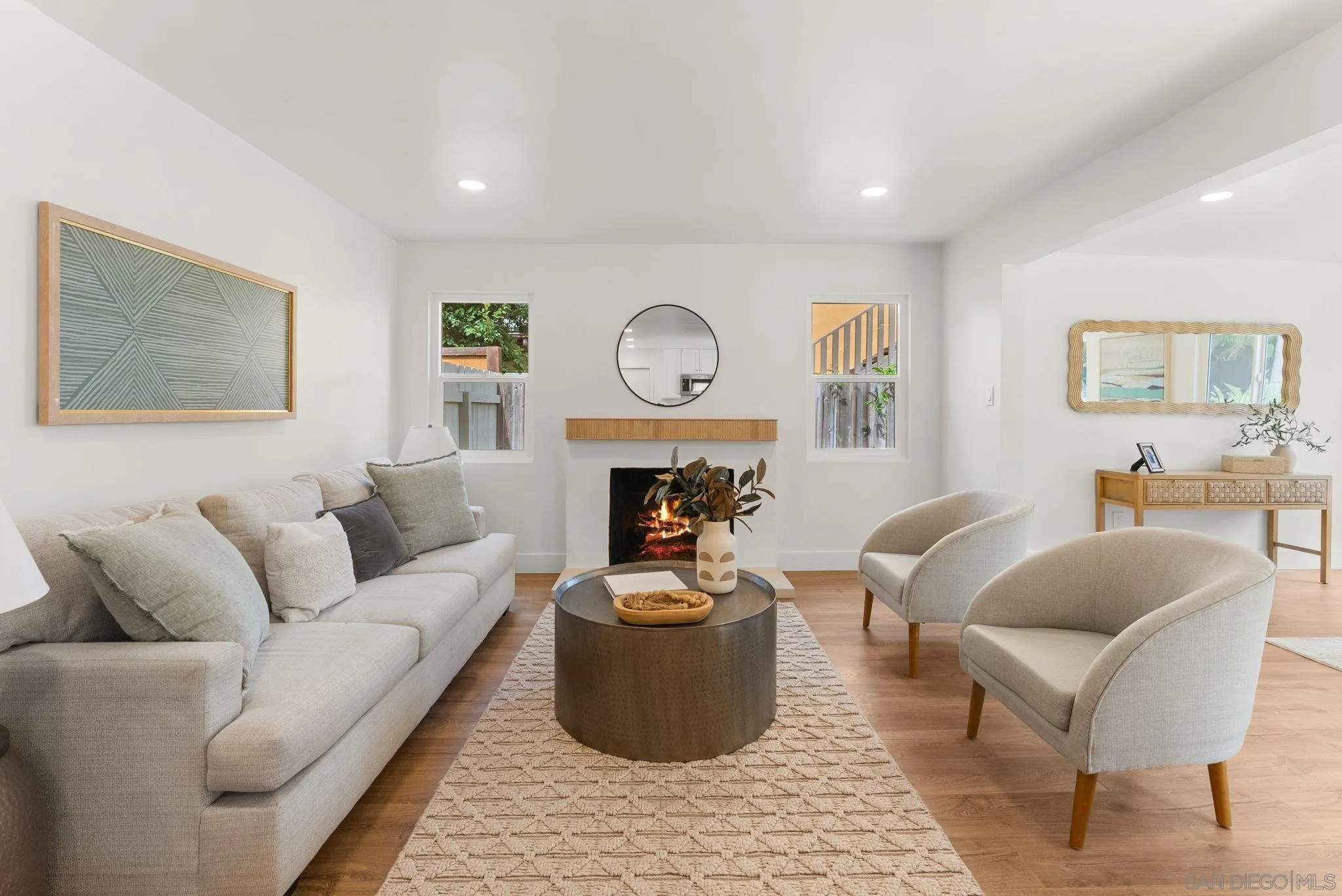 https://cdn.realtyfeed.com/cdn/127/260015537/421f265b1f94b34930568723441c3fa2.webp