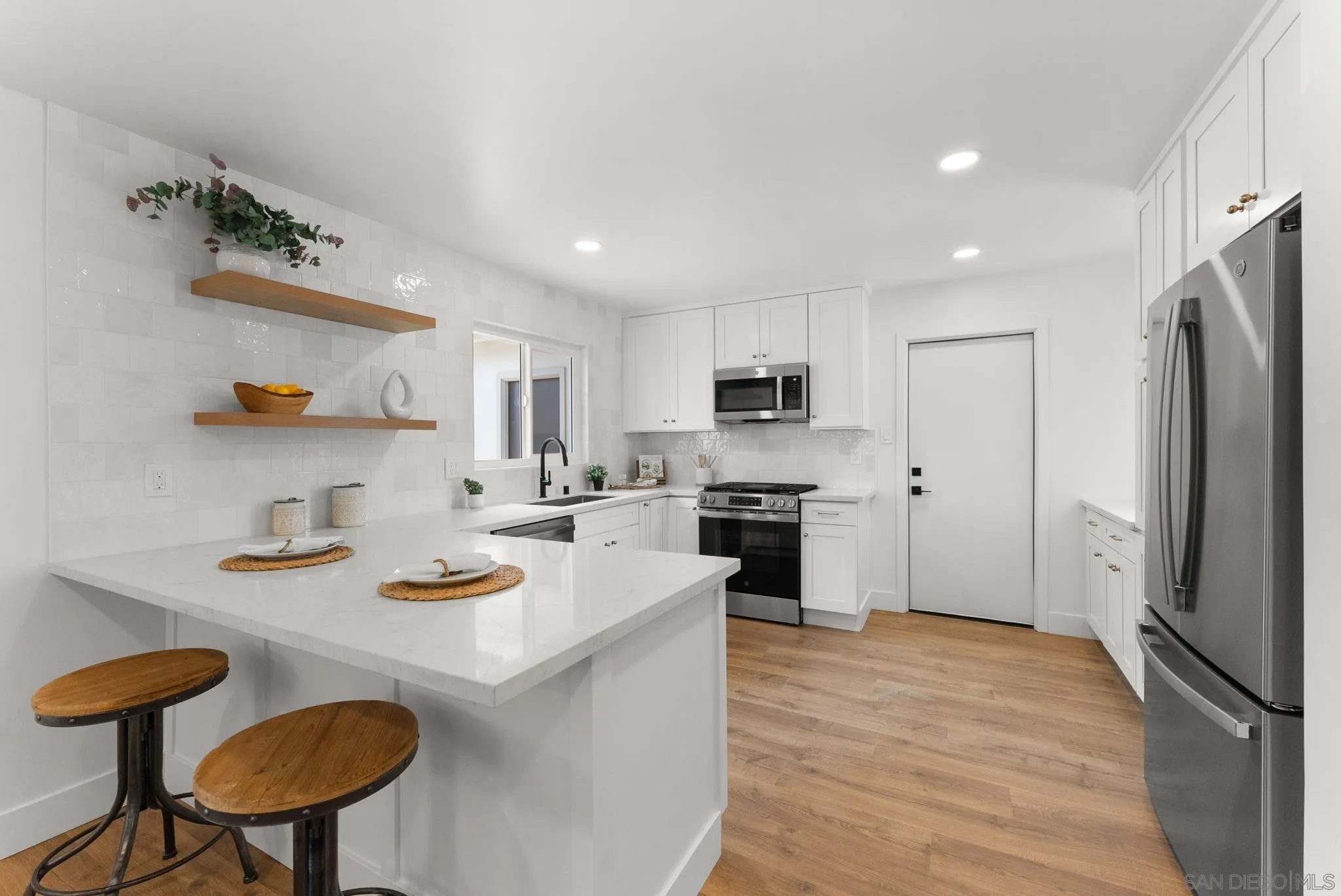 https://cdn.realtyfeed.com/cdn/127/260015537/454e346bcf581358e6c6edbb93e96afb.webp
