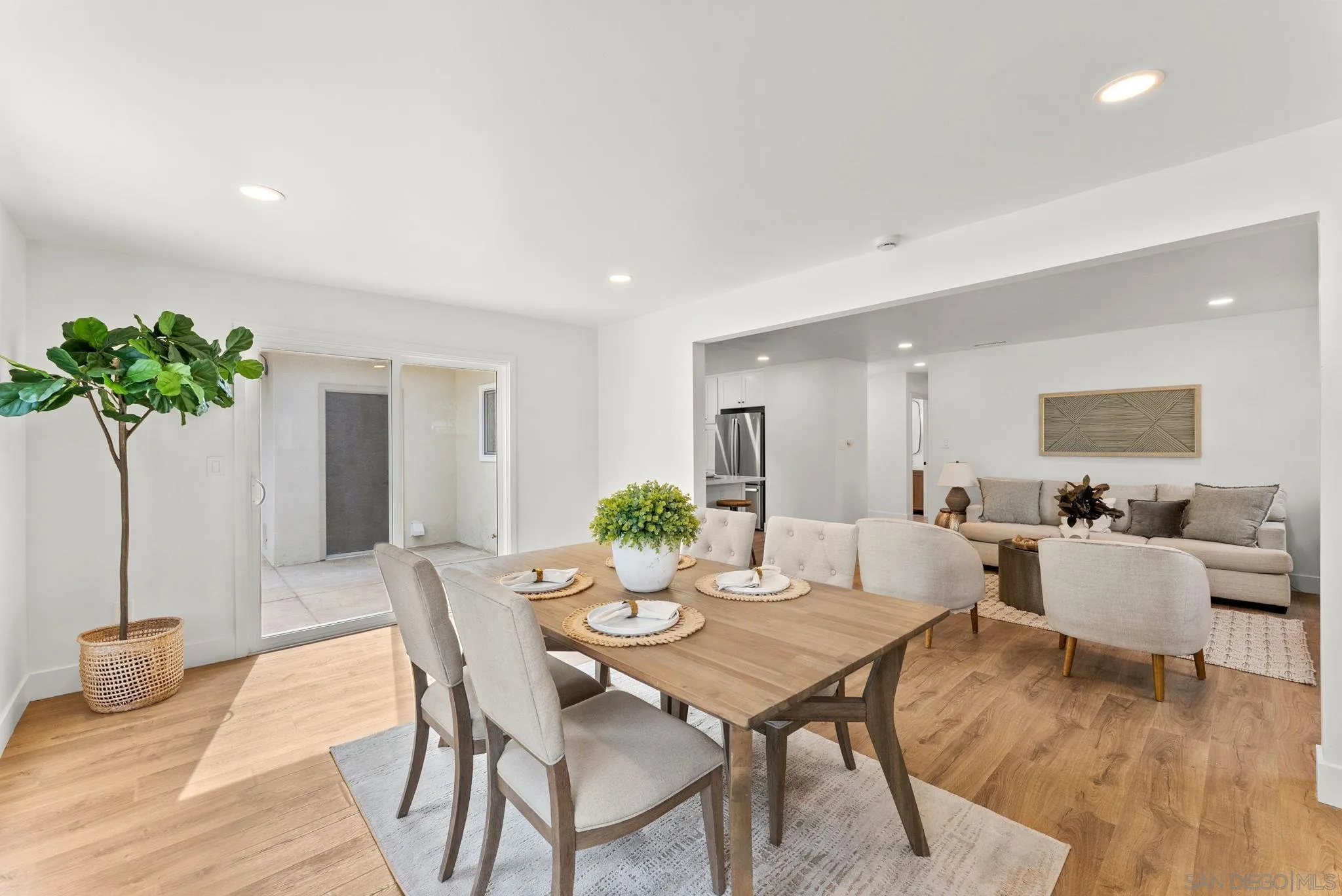 https://cdn.realtyfeed.com/cdn/127/260015537/6ace2ddaaf00d5ffc24acd2002760388.webp