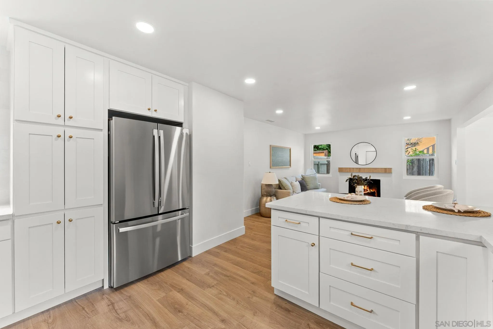 https://cdn.realtyfeed.com/cdn/127/260015537/cac88d874fea8a8e7a9884e7d2b54334.webp