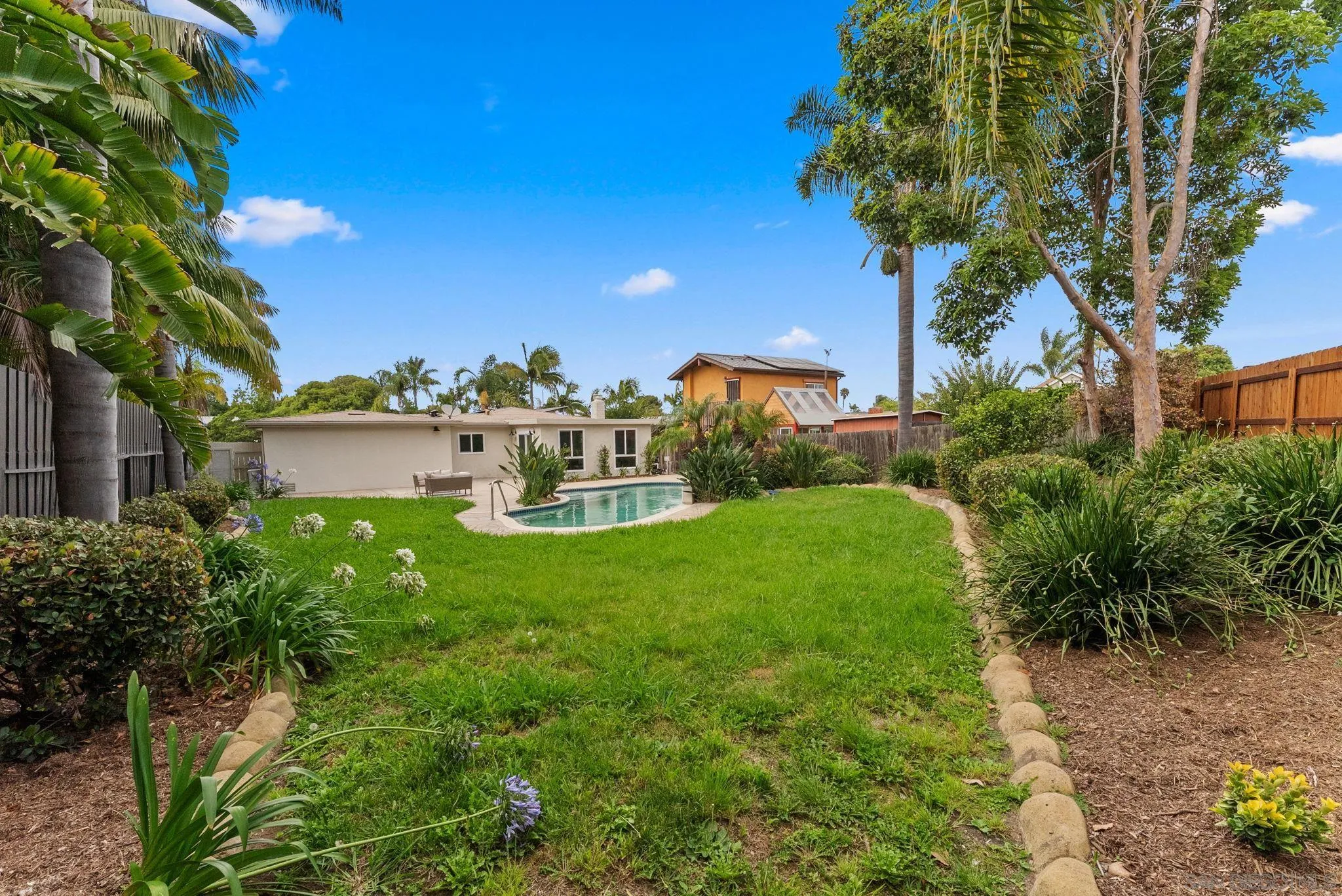https://cdn.realtyfeed.com/cdn/127/260015537/fd49a605a1be942079623cb79fdf3a0c.webp