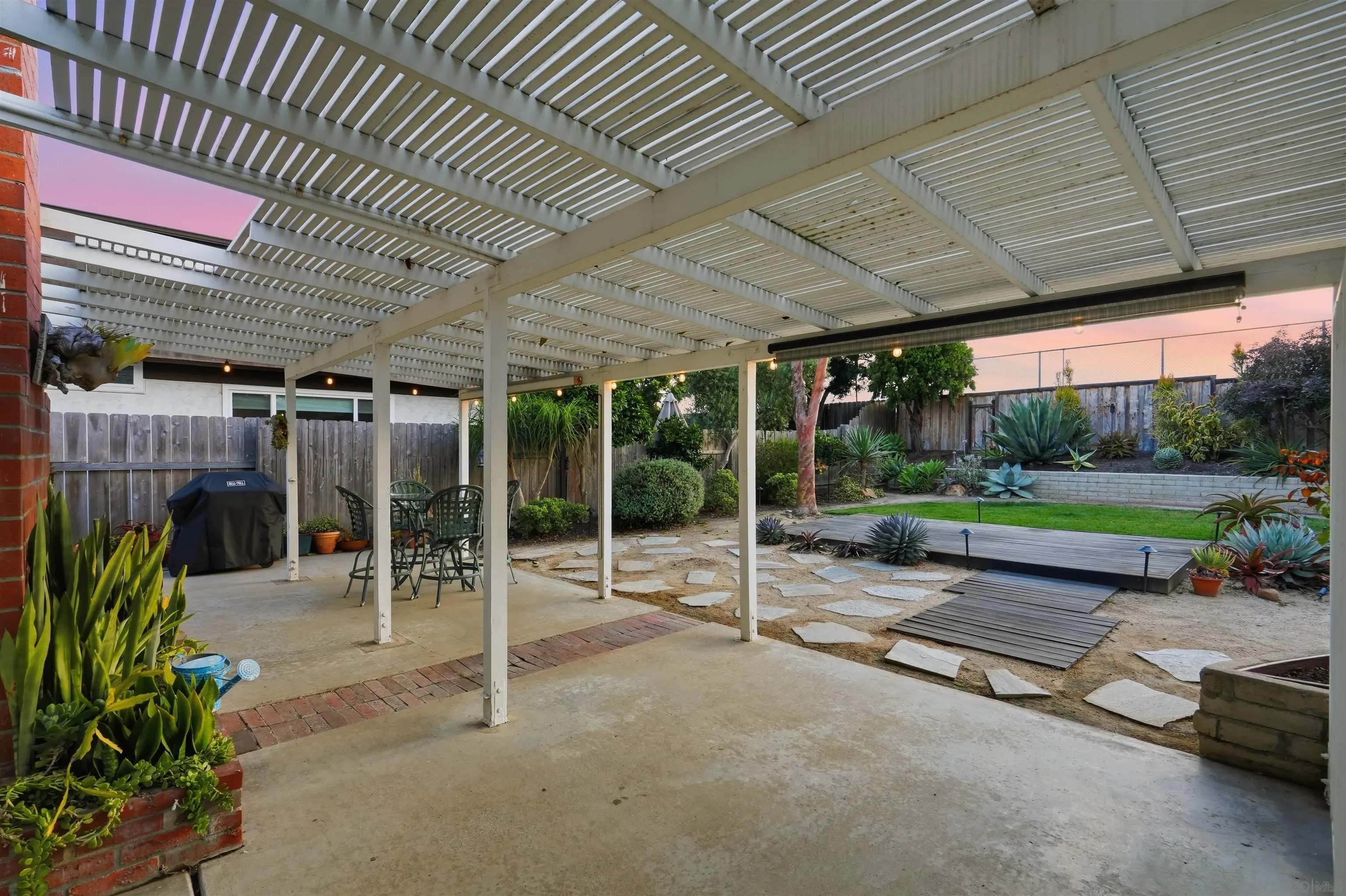 https://cdn.realtyfeed.com/cdn/127/260015539/33d182200af1d40819d5e89355a4ad41.webp
