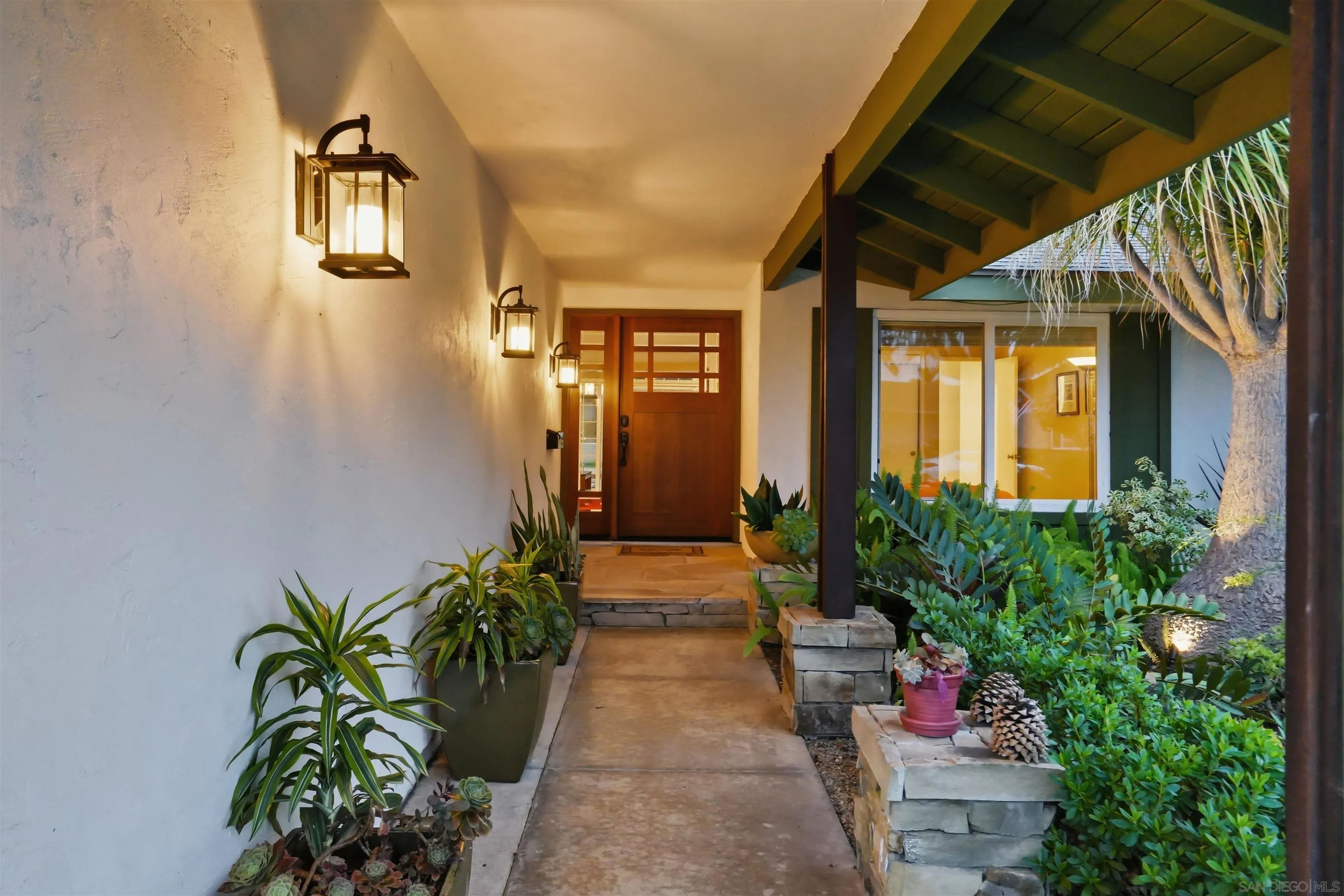 https://cdn.realtyfeed.com/cdn/127/260015539/702a680b7626be258979c77e8f86ee3f.webp