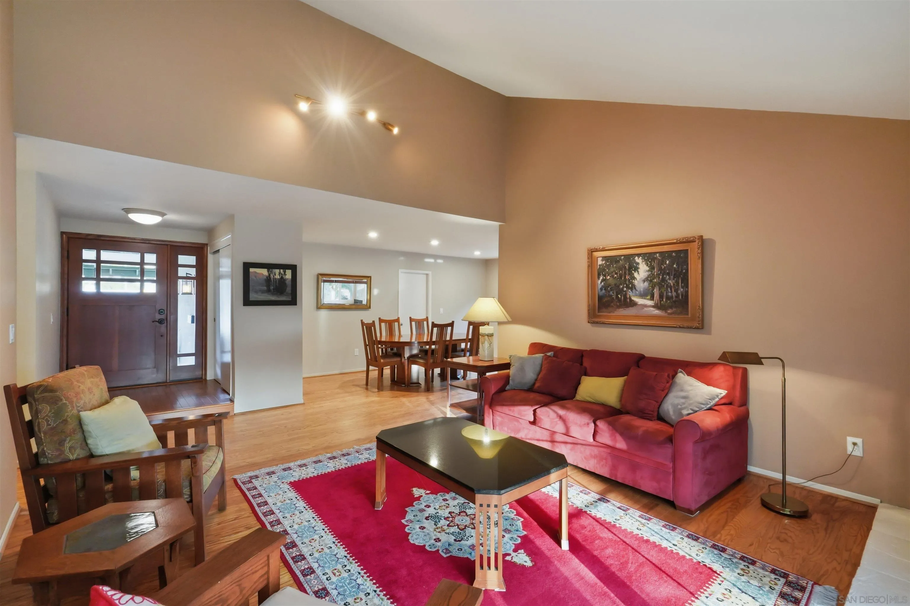 https://cdn.realtyfeed.com/cdn/127/260015539/ce0012eb9e9fb29fa629f6dd84bd094b.webp