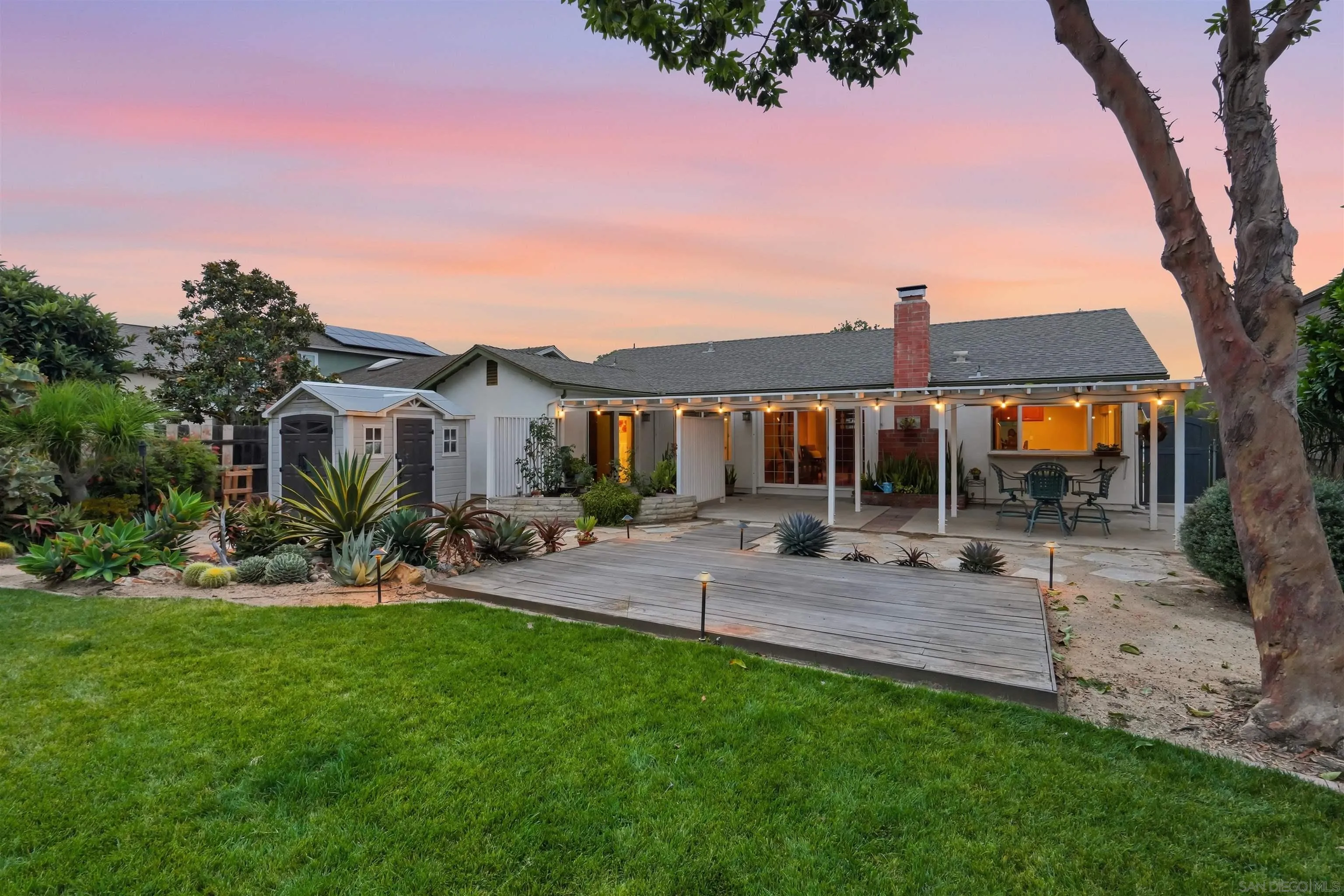 https://cdn.realtyfeed.com/cdn/127/260015539/e15c9eee286a745bf638935d1d0857f0.webp