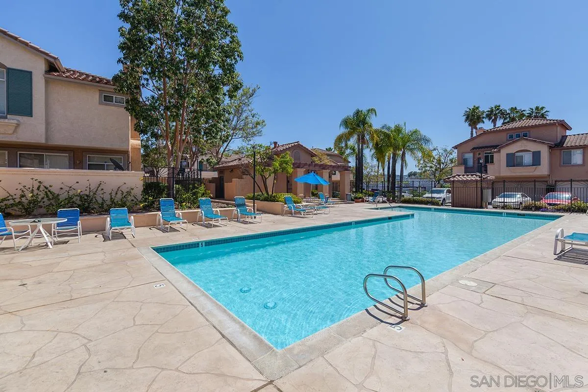 https://cdn.realtyfeed.com/cdn/127/260015541/00bdf7d0faeb2f2fc6f9ed1134403945.webp