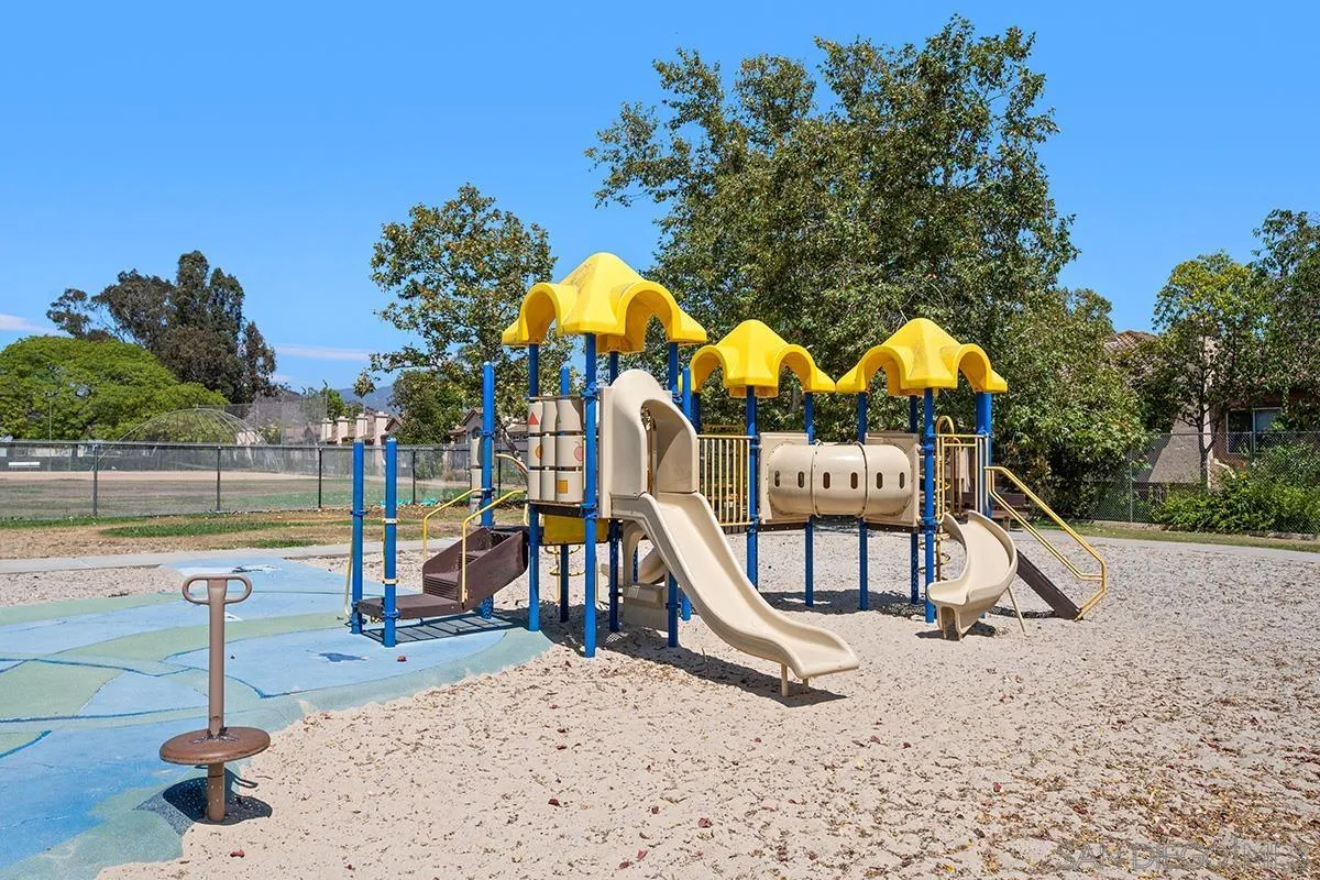 https://cdn.realtyfeed.com/cdn/127/260015541/0d8685cf6856cd7c55a3f6b2334594c9.webp