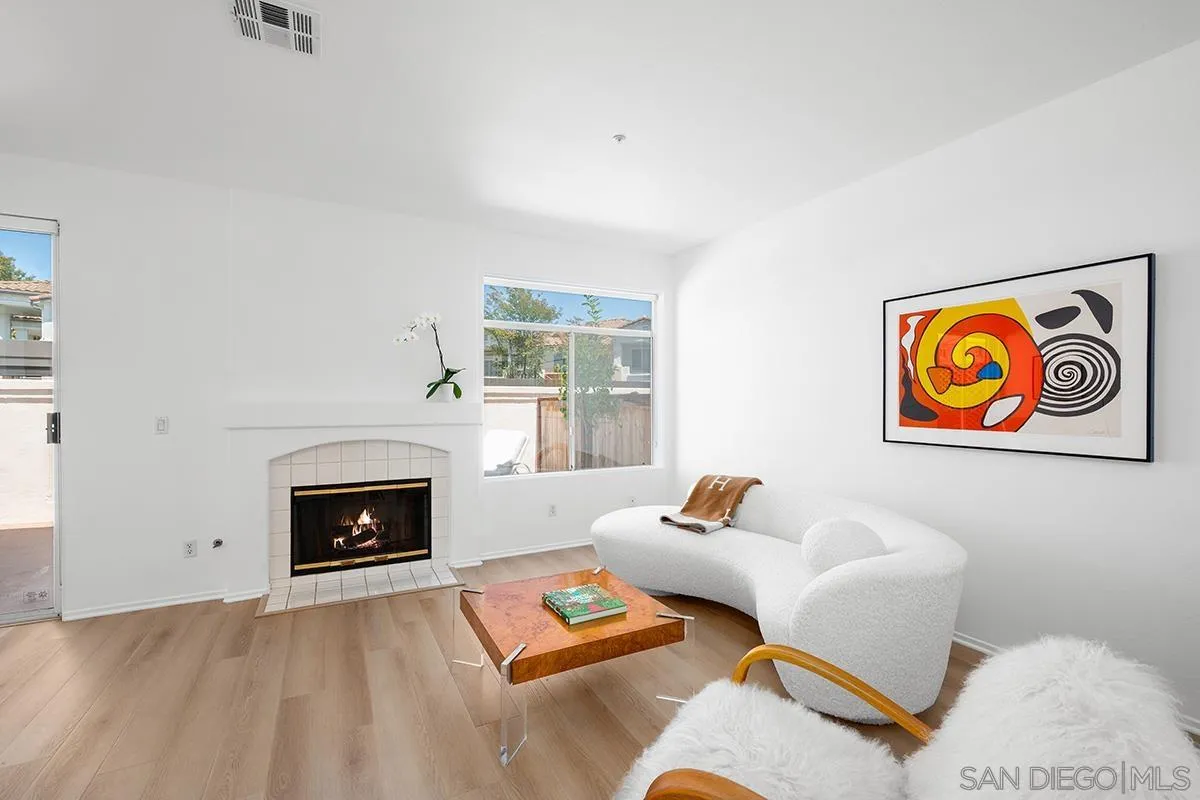 https://cdn.realtyfeed.com/cdn/127/260015541/19eb2e010bf2e9b223ea594319ccc7af.webp