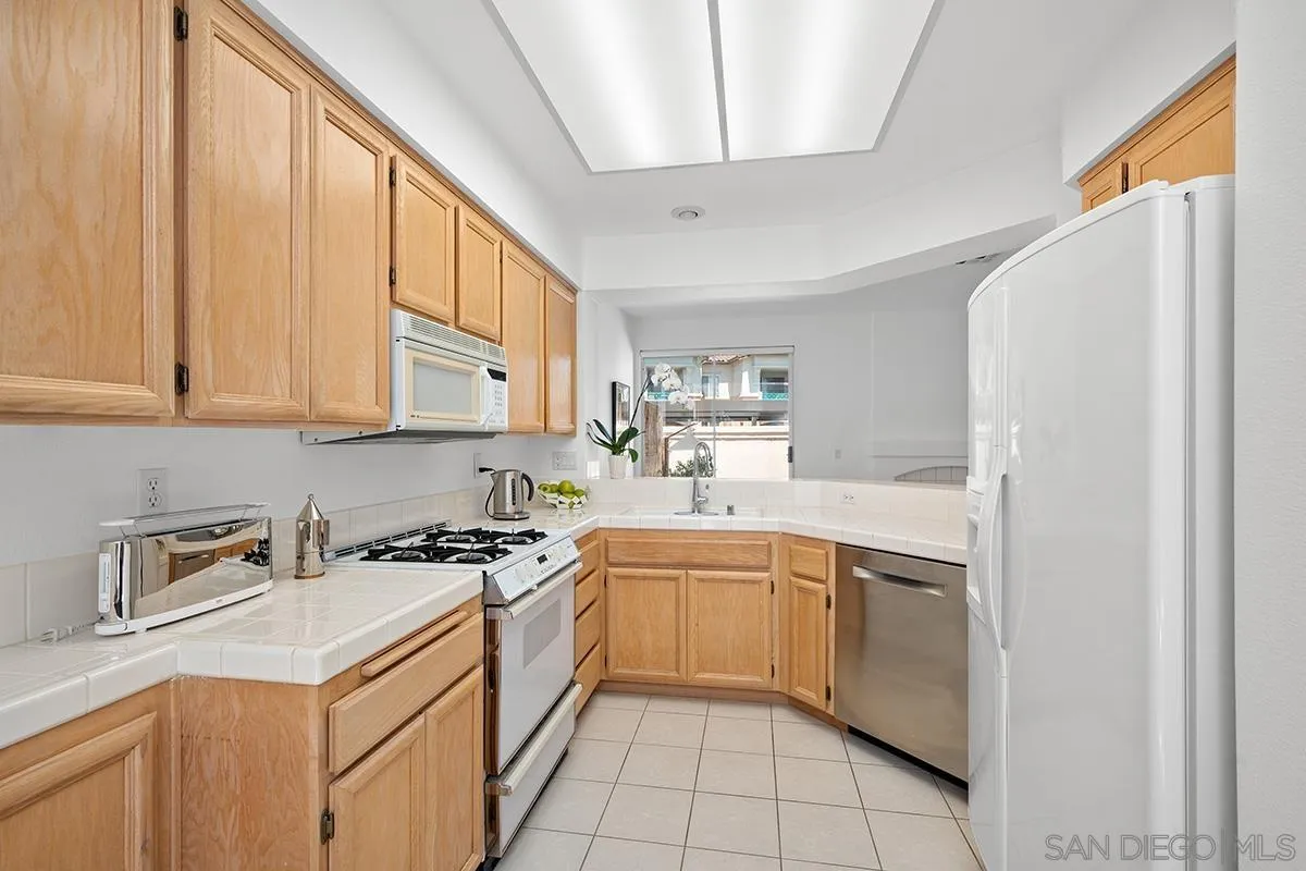 https://cdn.realtyfeed.com/cdn/127/260015541/4a7277710434b84dfdea164a134a838f.webp