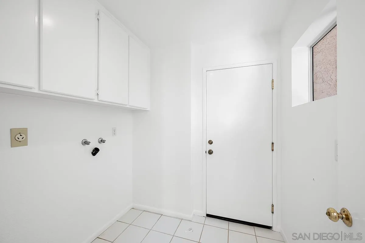 https://cdn.realtyfeed.com/cdn/127/260015541/81e6f692dad1c2732432c519fad1552c.webp