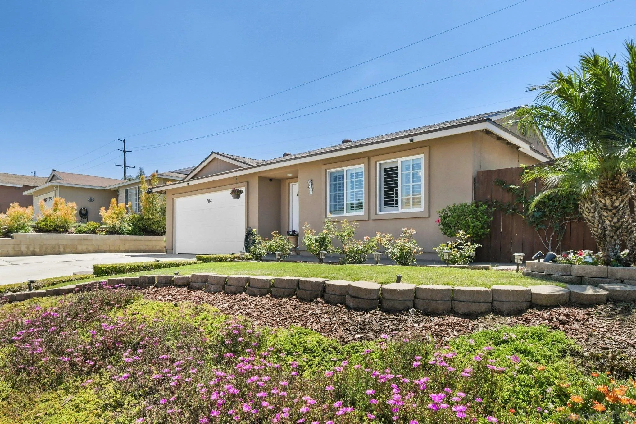 https://cdn.realtyfeed.com/cdn/127/260015542/7da65c958f08c8895f837715a9e3ff26.webp