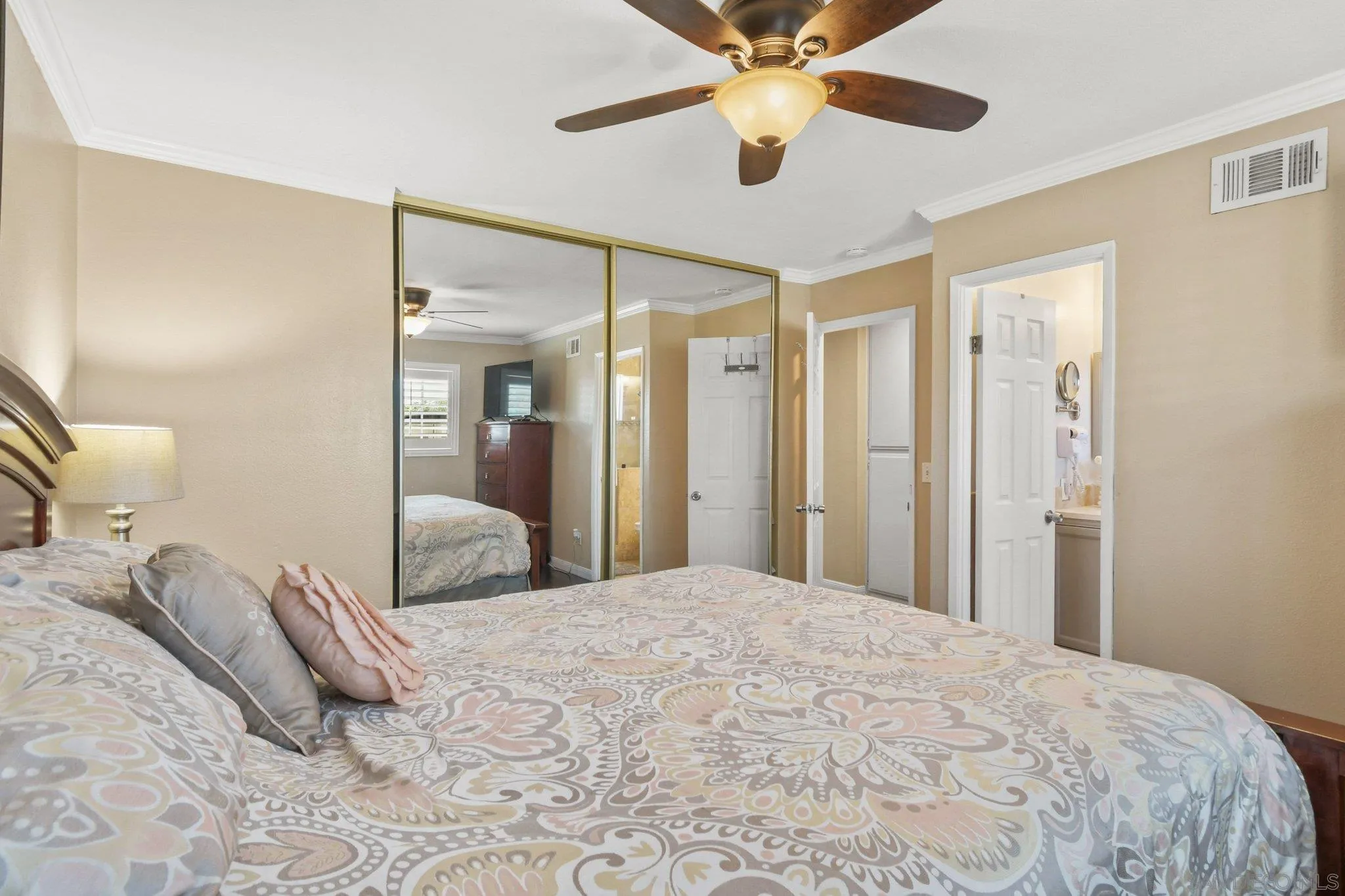 https://cdn.realtyfeed.com/cdn/127/260015542/90fa9548fcbbfd7c7ccb508fe2aa2bb9.webp