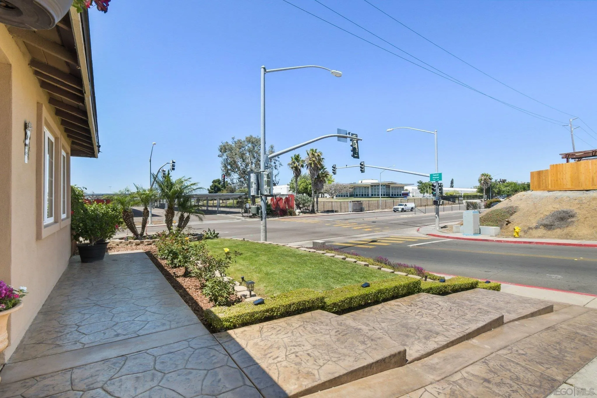 https://cdn.realtyfeed.com/cdn/127/260015542/9eb203cdbca71091ec3667689ecbcee2.webp