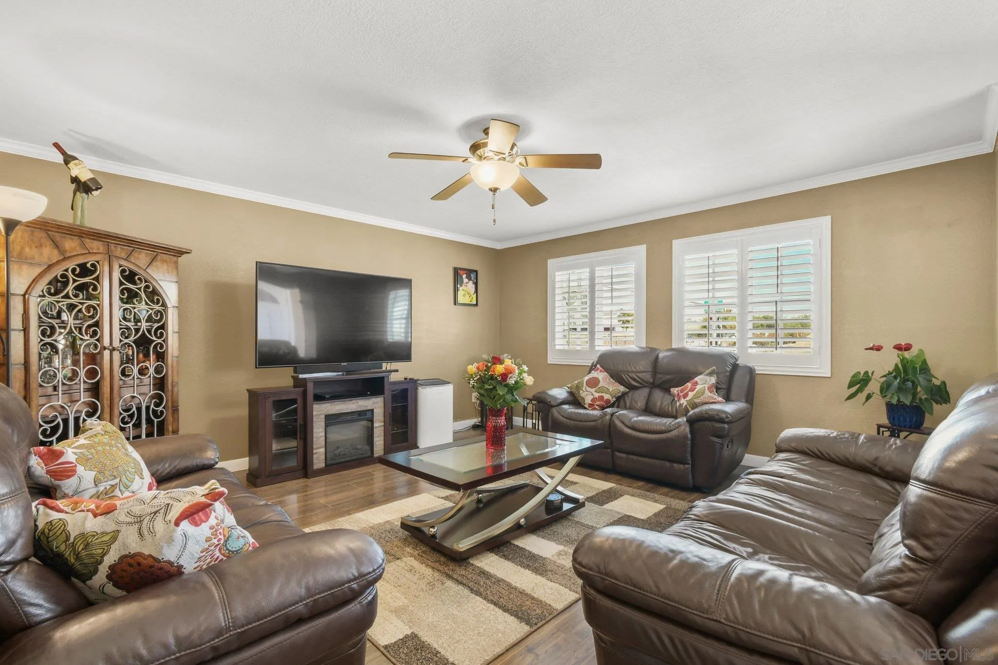 https://cdn.realtyfeed.com/cdn/127/260015542/a8f71fc8bc935f18fec29437dc5b9716.webp