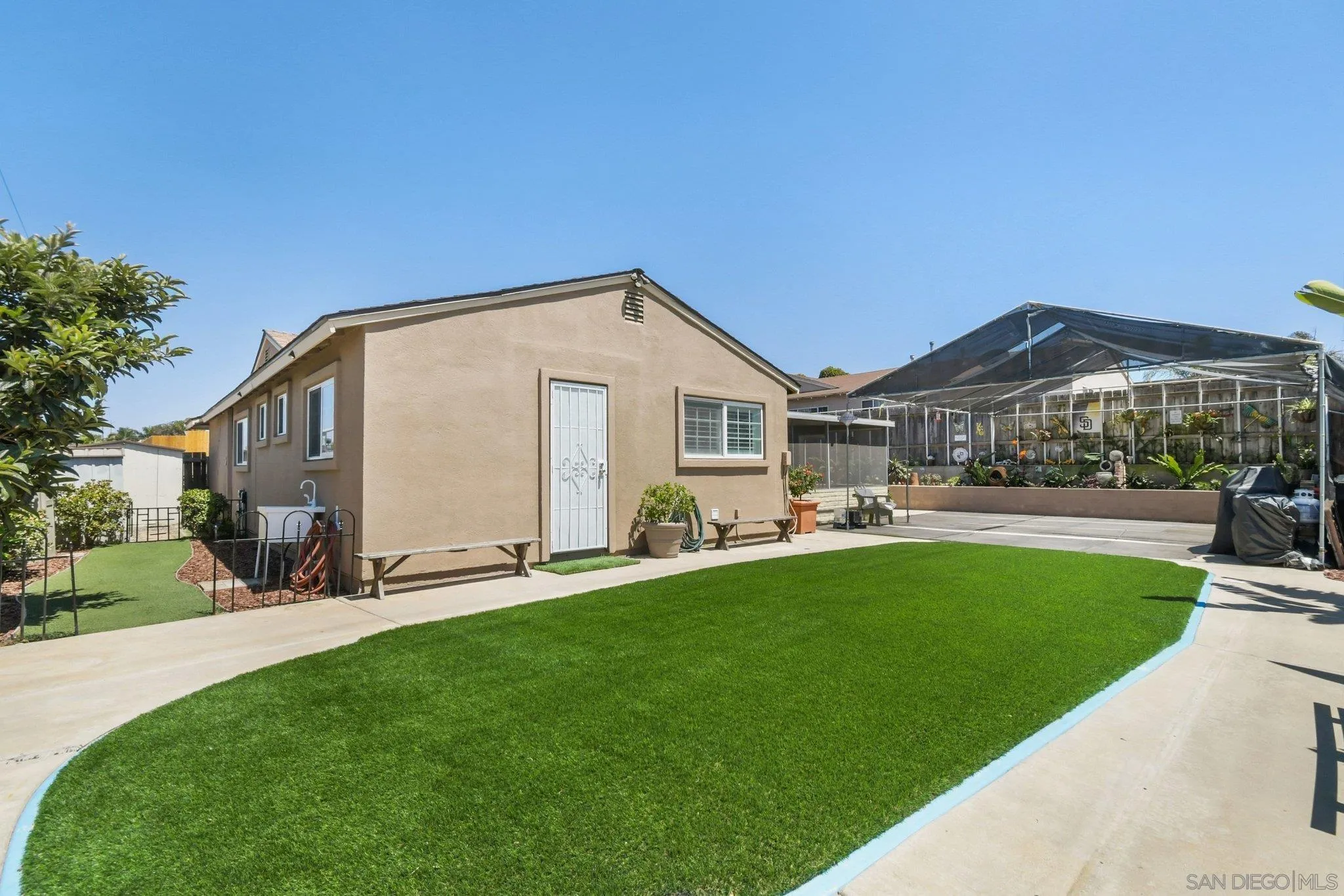 https://cdn.realtyfeed.com/cdn/127/260015542/abbb99568efd2e750bbee6b97dda6f8f.webp