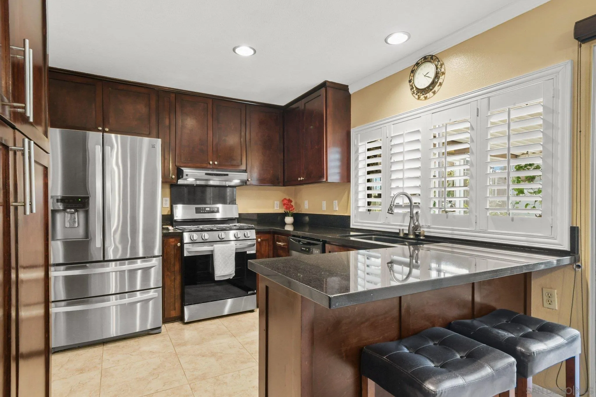 https://cdn.realtyfeed.com/cdn/127/260015542/b7c440f7ad2a9e72fca00e87a4aaae8c.webp