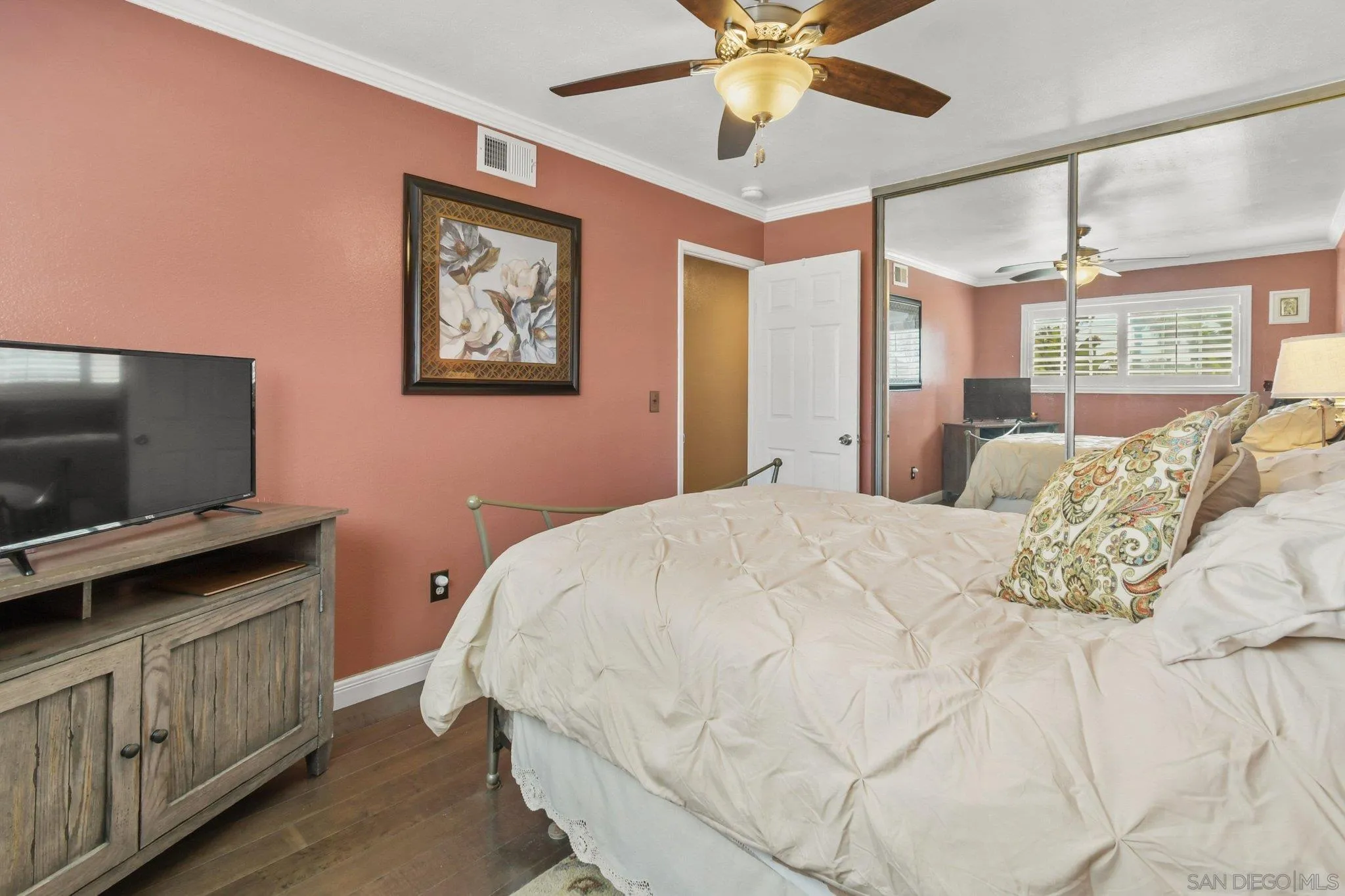 https://cdn.realtyfeed.com/cdn/127/260015542/bd75b719ddb737ec6a2ad3a1ae7996e6.webp