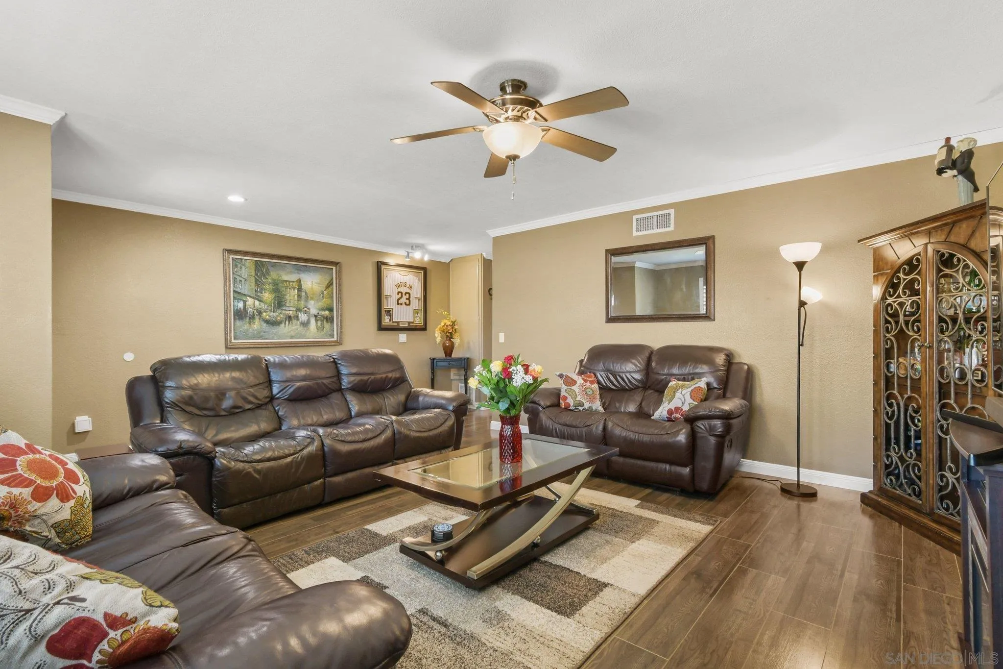 https://cdn.realtyfeed.com/cdn/127/260015542/caafdfd917c5131eddf3415c208ad422.webp