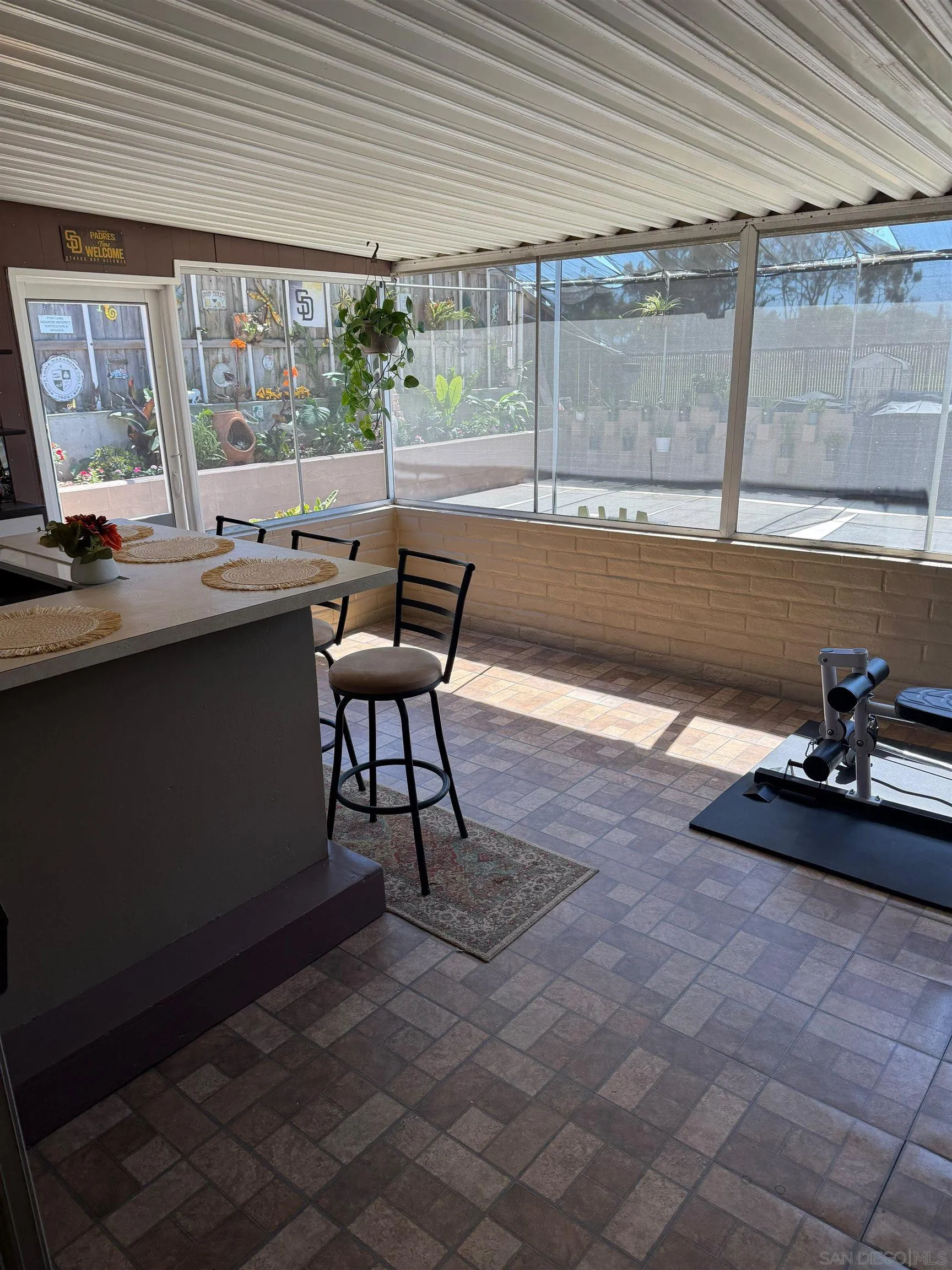 https://cdn.realtyfeed.com/cdn/127/260015542/ef1c2bd620f445f1ee88b58e0a1f075c.webp