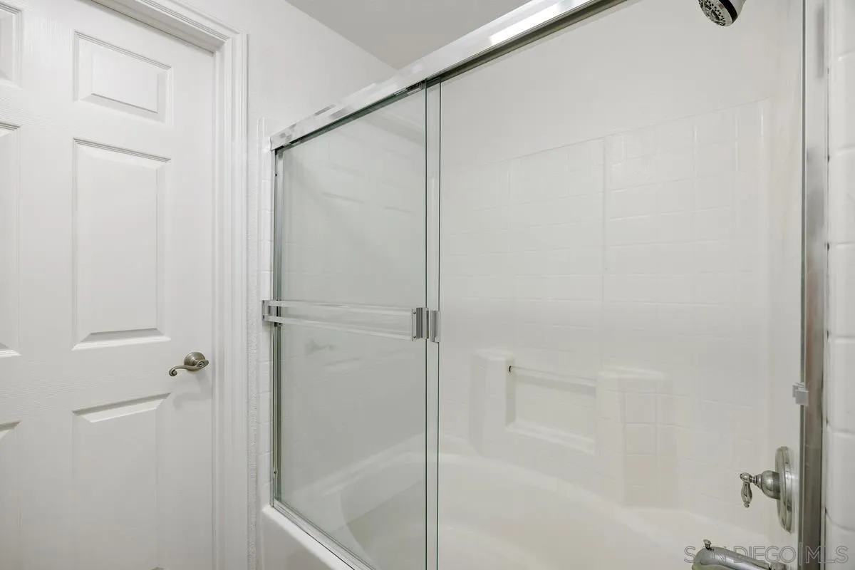 Photo #24: 260015544 Listing: Photo #24