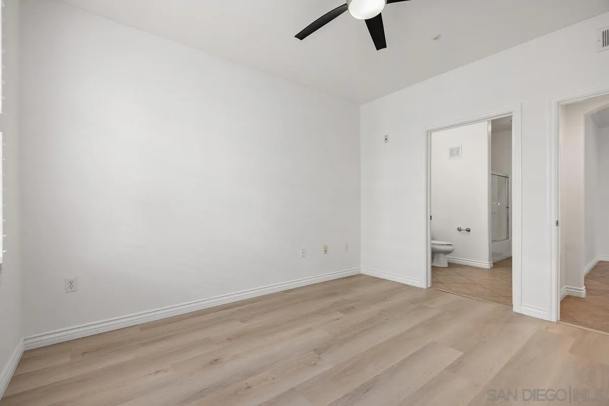 Photo #15: 260015544 Listing: Photo #15