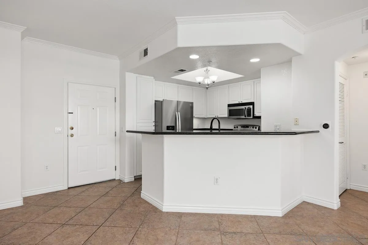 9263 Regents Rd Unit B108, La Jolla, CA 92037 - Photo 4 of 48, La Jolla, CA