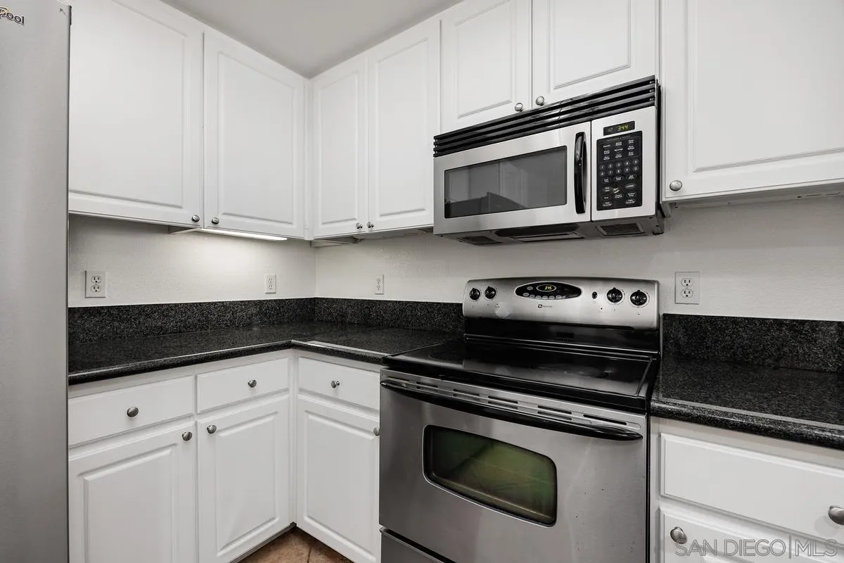 Photo #9: 260015544 Listing: Photo #9