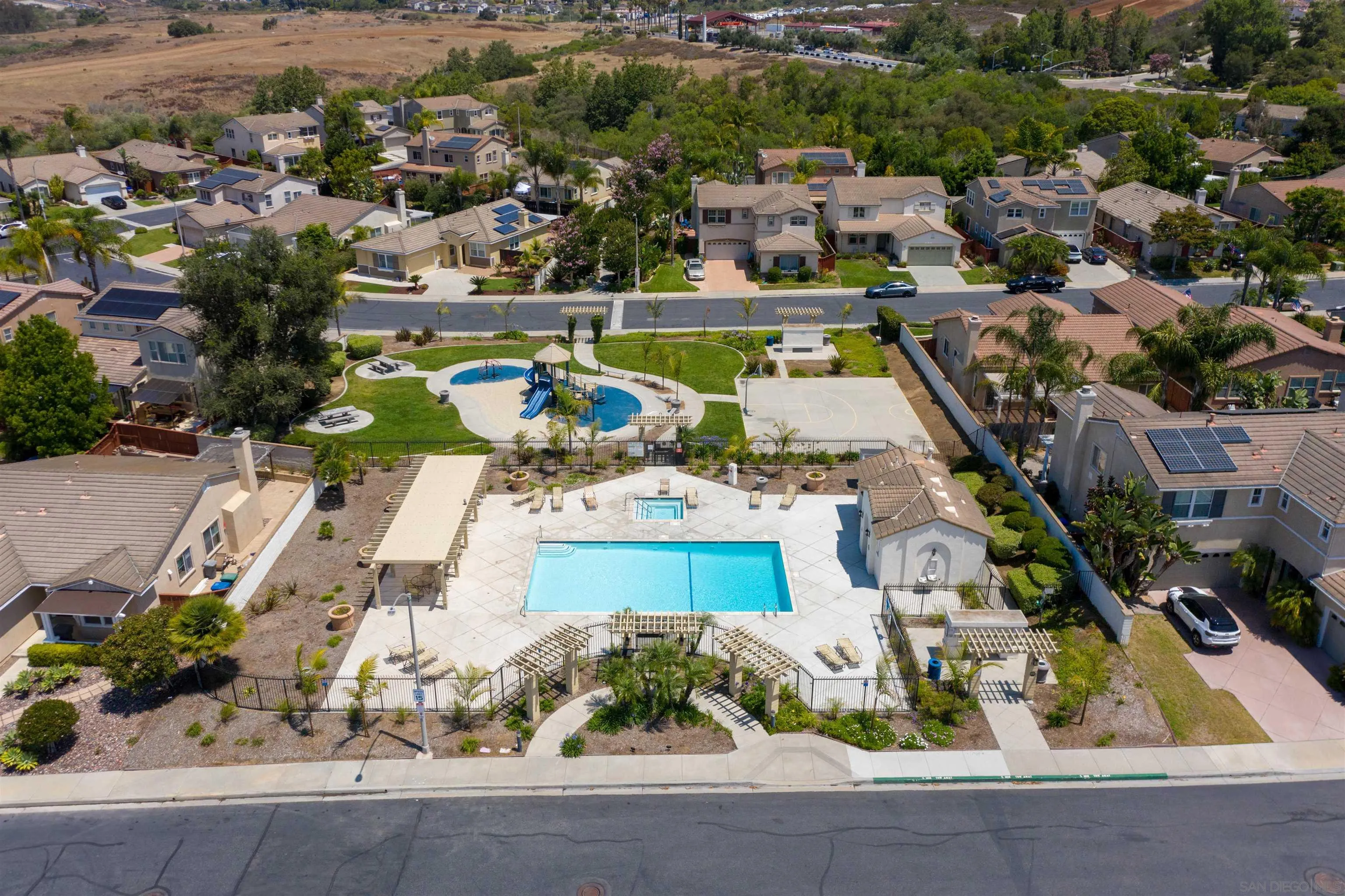 https://cdn.realtyfeed.com/cdn/127/260015545/88ccd4ee0c5b3ed36b84d07e6163eb78.webp