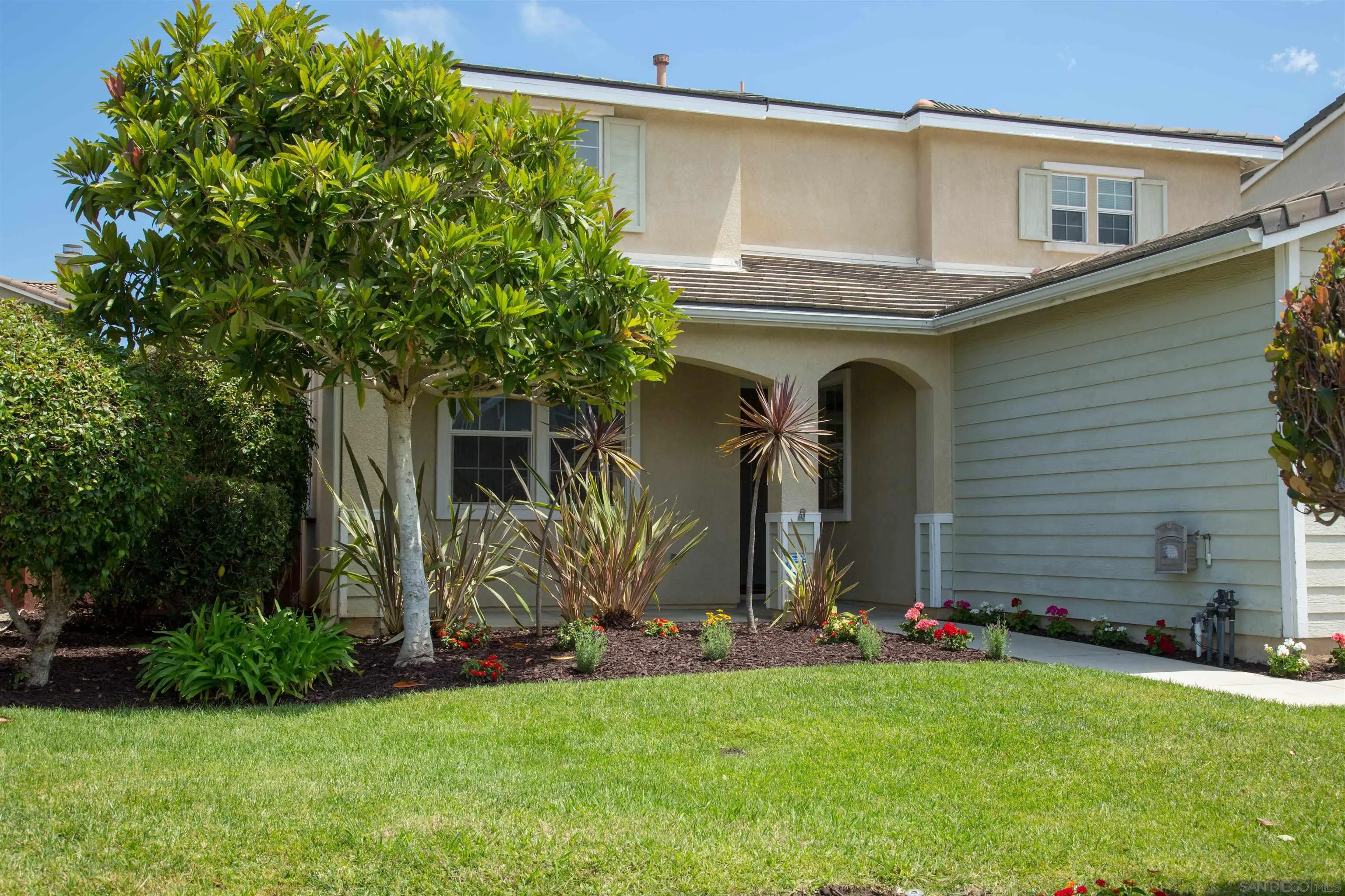 https://cdn.realtyfeed.com/cdn/127/260015545/aaa36a60c2837ace534b2351c58096b5.webp