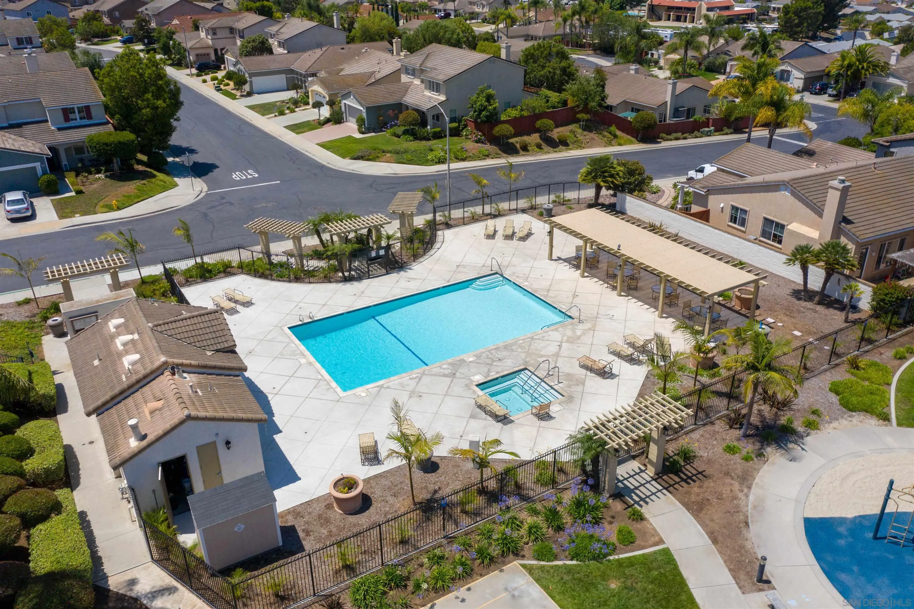 https://cdn.realtyfeed.com/cdn/127/260015545/b72833bdc9ffd5722f876e87b0c8f9ef.webp