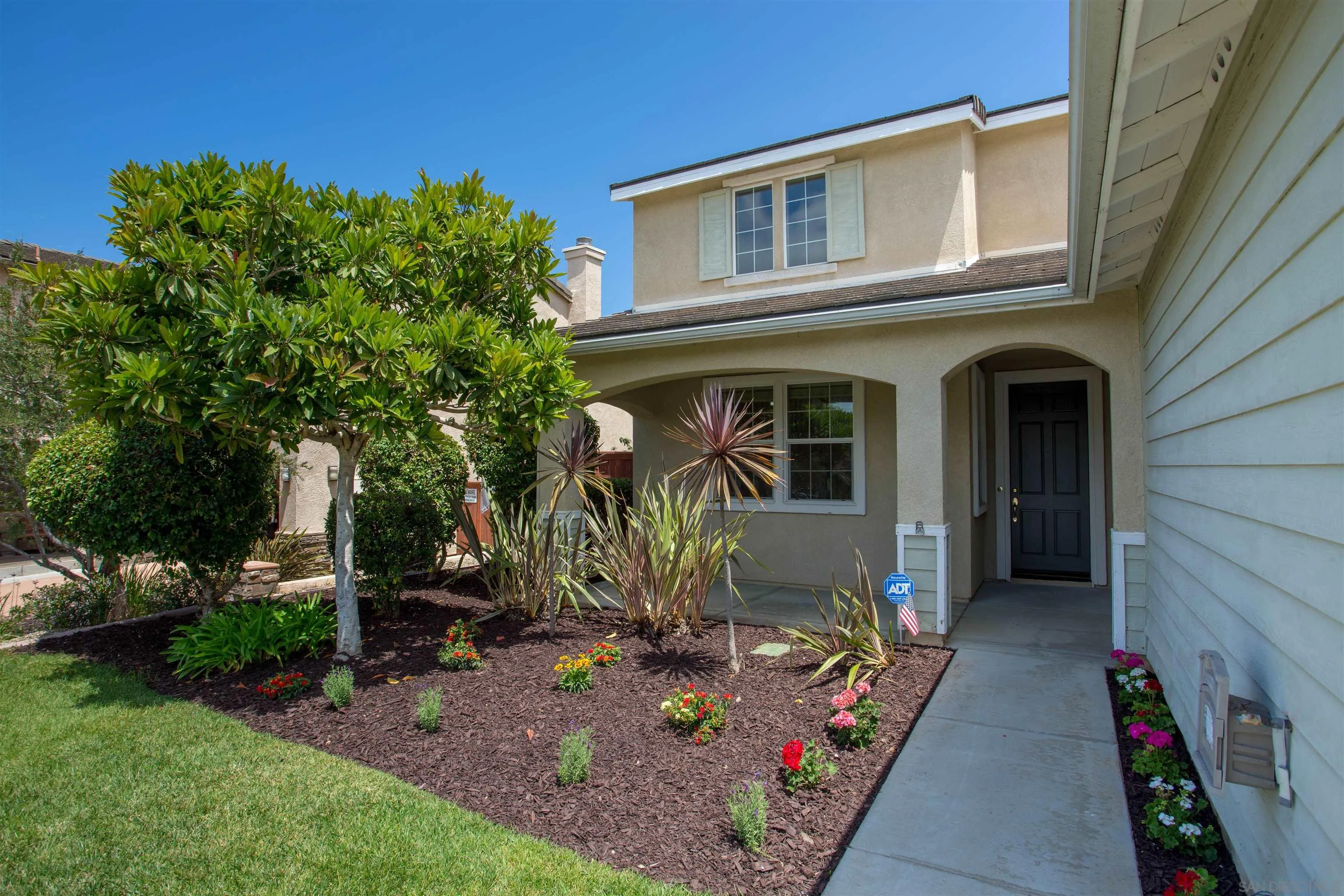 https://cdn.realtyfeed.com/cdn/127/260015545/f5aaa0830a1e1be976c694c4f0d8ed94.webp