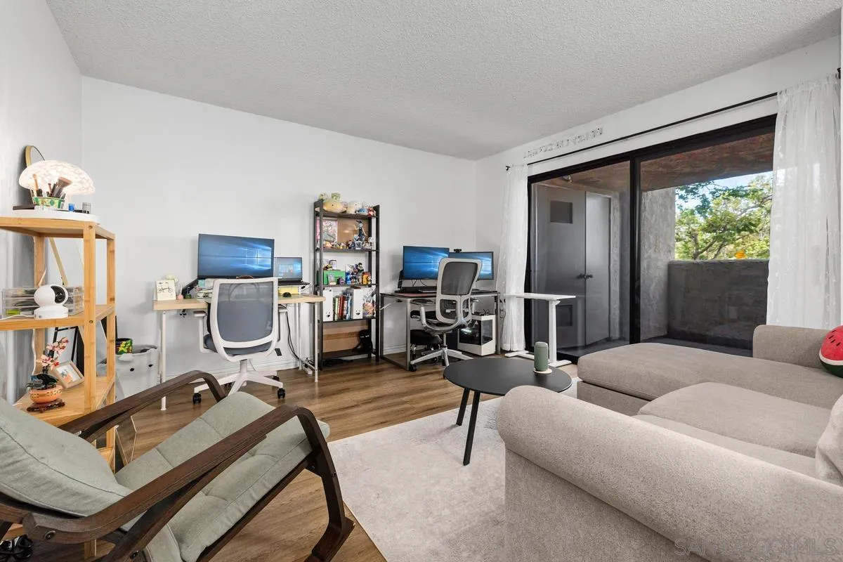 https://cdn.realtyfeed.com/cdn/127/260015547/3181f8c5dfc2fa1ea9bbb27bfe821a22.webp