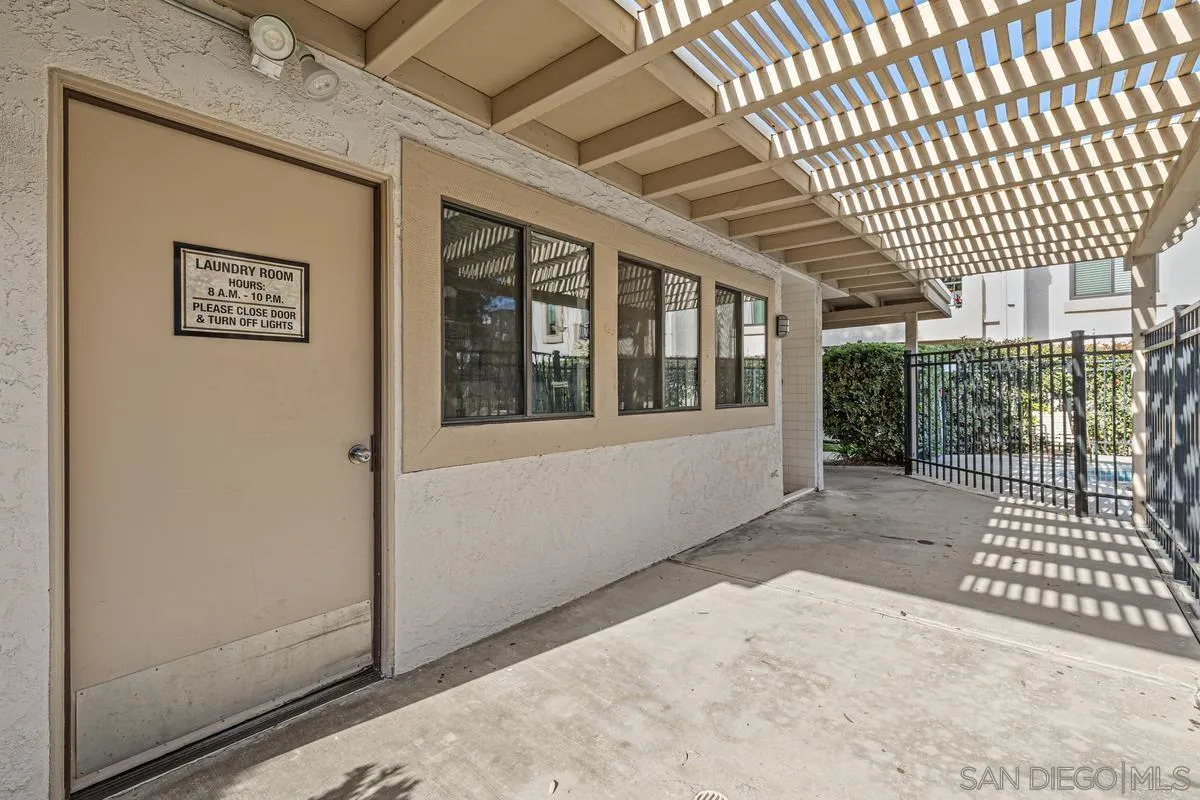 https://cdn.realtyfeed.com/cdn/127/260015547/567c3cea8fc19fbc7dcec6b8e1637cfb.webp