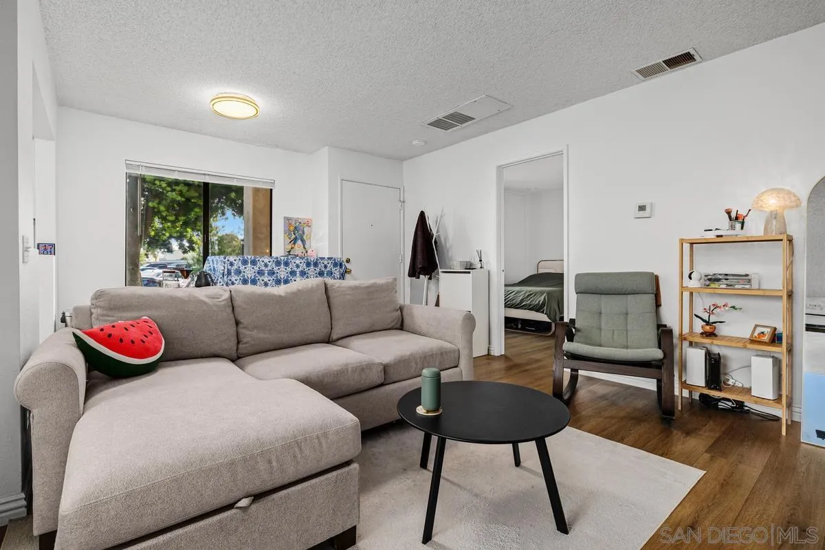 https://cdn.realtyfeed.com/cdn/127/260015547/664b22ee4d30eacbe8f80528db8e5ed1.webp